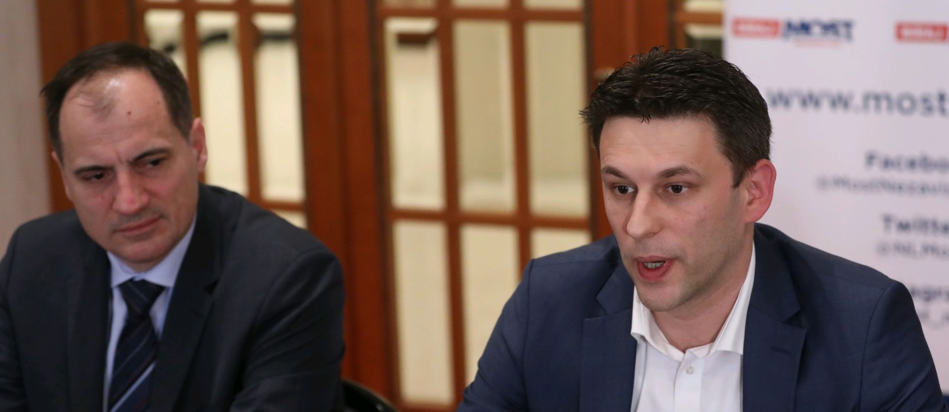 Zagreb, 19.02.2018. - Konferencija za medije Kluba zastupnika Mosta nezavisnih lista na temu "Iskljuèivi gospodarski pojas". Na fotografiji Slaven Dobroviæ, Boo Petrov. 
foto HINA/ Lana SLIVAR DOMINIÆ/ lsd