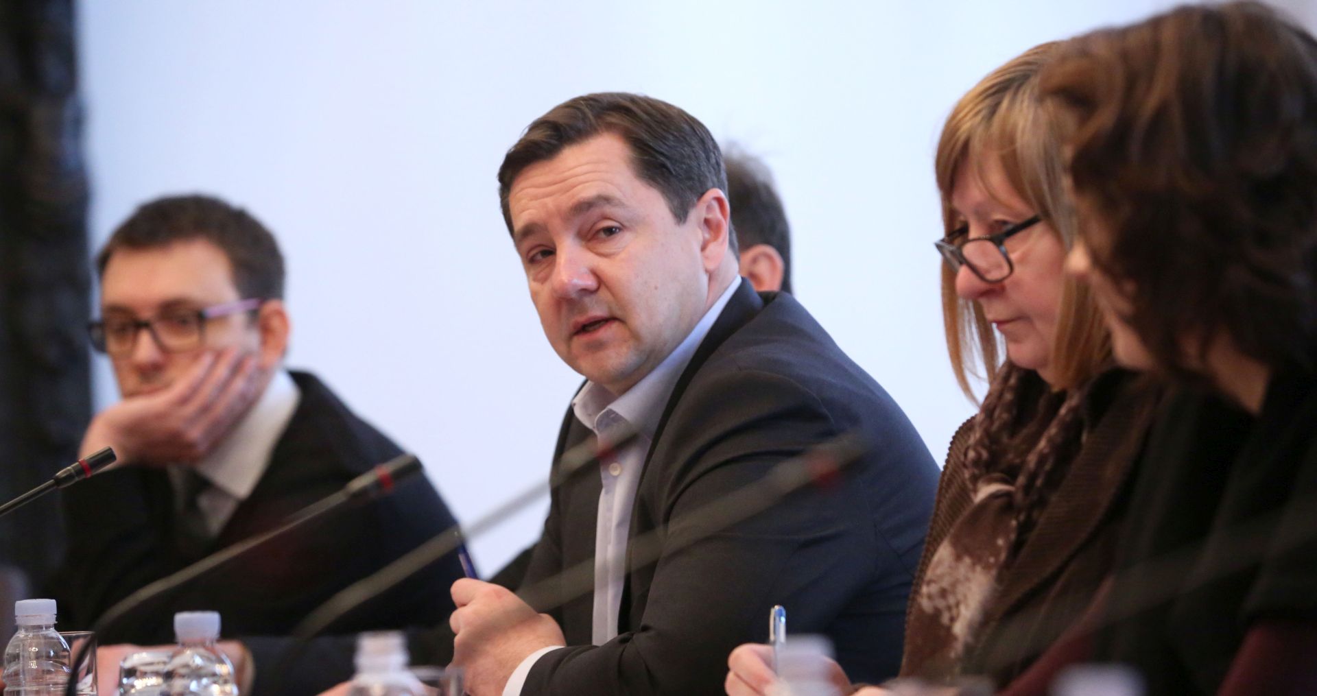 Zagreb, 28.02.2018 - Sjednica Odbora za informiranje, informatizaciju i medije Hrvatskog sabora. Na fotografiji Bojan Glavašević, Andrija Mikulić. foto HINA/ Daniel KASAP/ dk