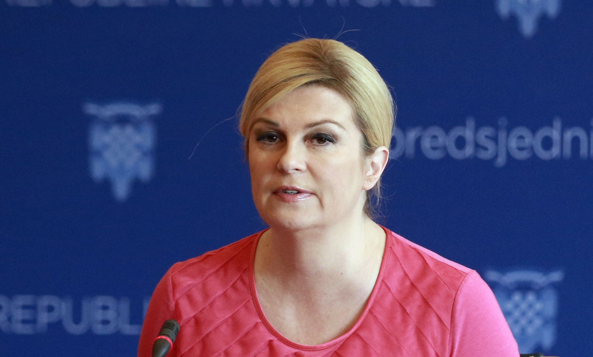Zagreb, 28.2.2018. - Okrugli stol na temu „Biti mlad i živjeti u Hrvatskoj bez nasilja“ organiziralo je Vijeće mladih Predsjednice Republike Hrvatske u suradnji s uredima Pravobraniteljice za djecu i Pravobraniteljice za ravnopravnost spolova u povodu Nacionalnog dana borbe protiv vršnjačkog nasilja. Na slici predsjednica RH Kolinda Grabar Kitarović.
Foto HINA/ Dario GRZELJ/ dag