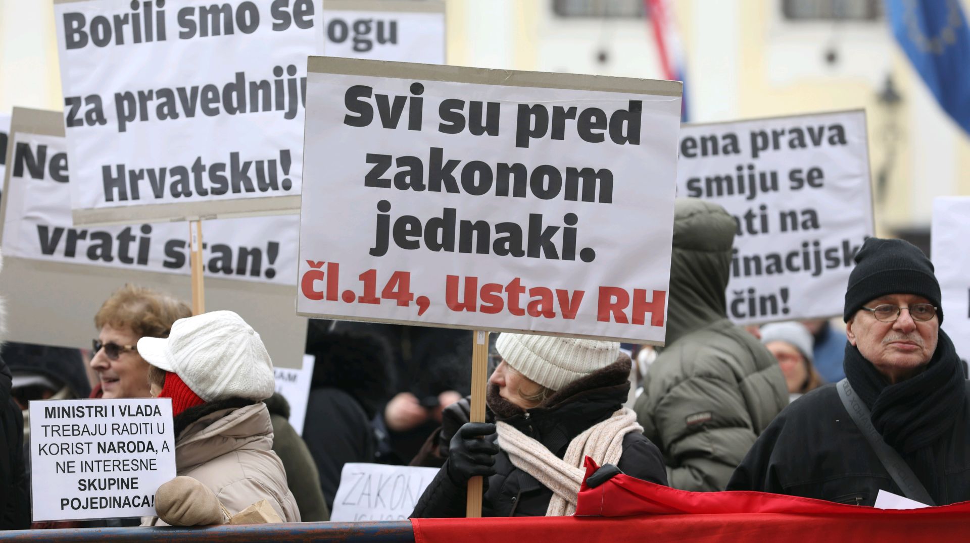 Zagreb, 01.03.2018. - Prosvjed Hrvatskog saveza udruga stanara na Markovom trgu povodom prijedloga izmjena i dopuna Zakona o najmu stanova. foto HINA/ Lana SLIVAR DOMINIÆ/ lsd 