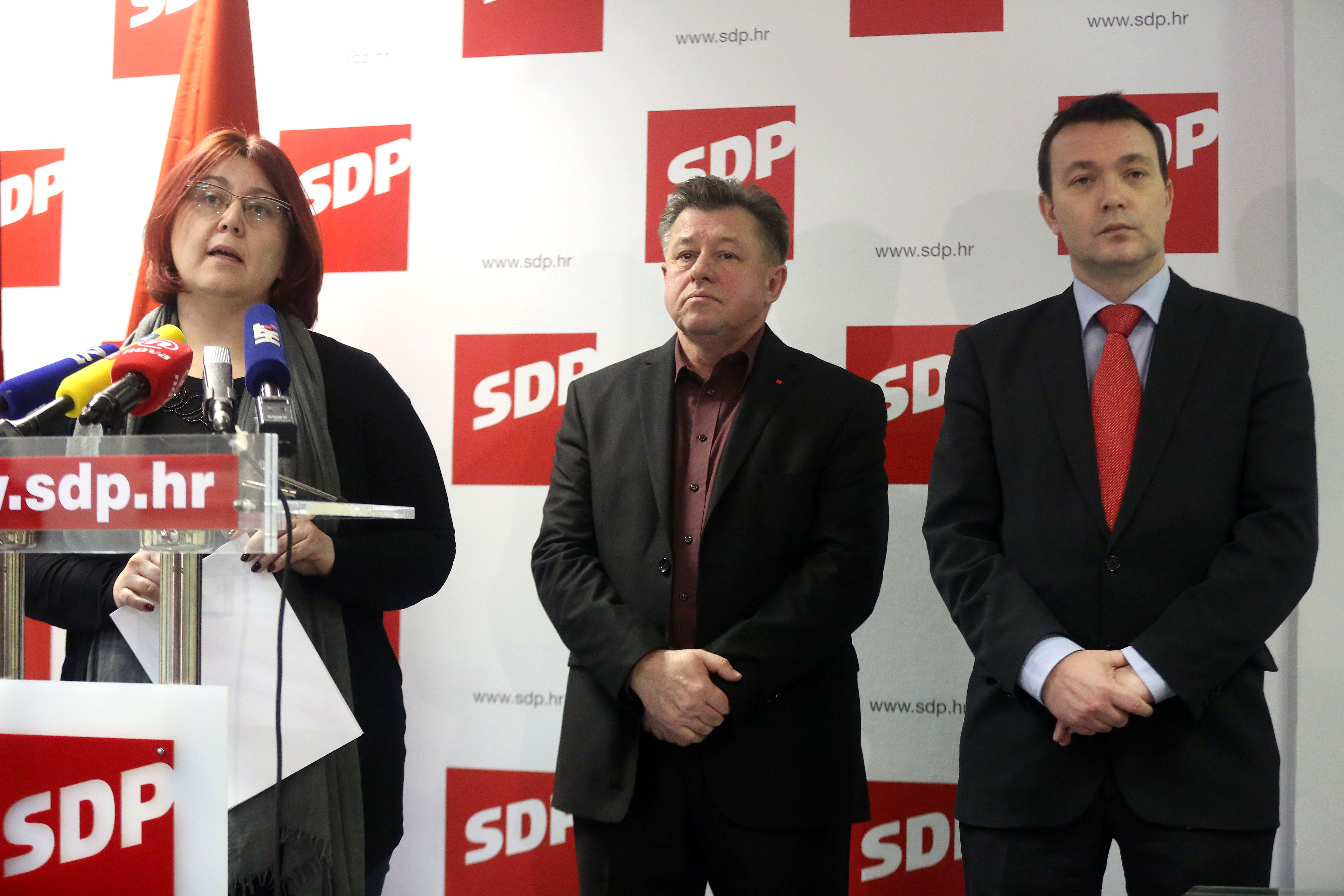 Zagreb, 01.03.2018 - Konferencija za medije nakon sjednice Predsjednitva SDP-a. Na fotografiji Ivana Posavec Krivec, Ivo Jeluiæ i Arsen Bauk.
foto HINA/ Denis CERIÆ /dcc