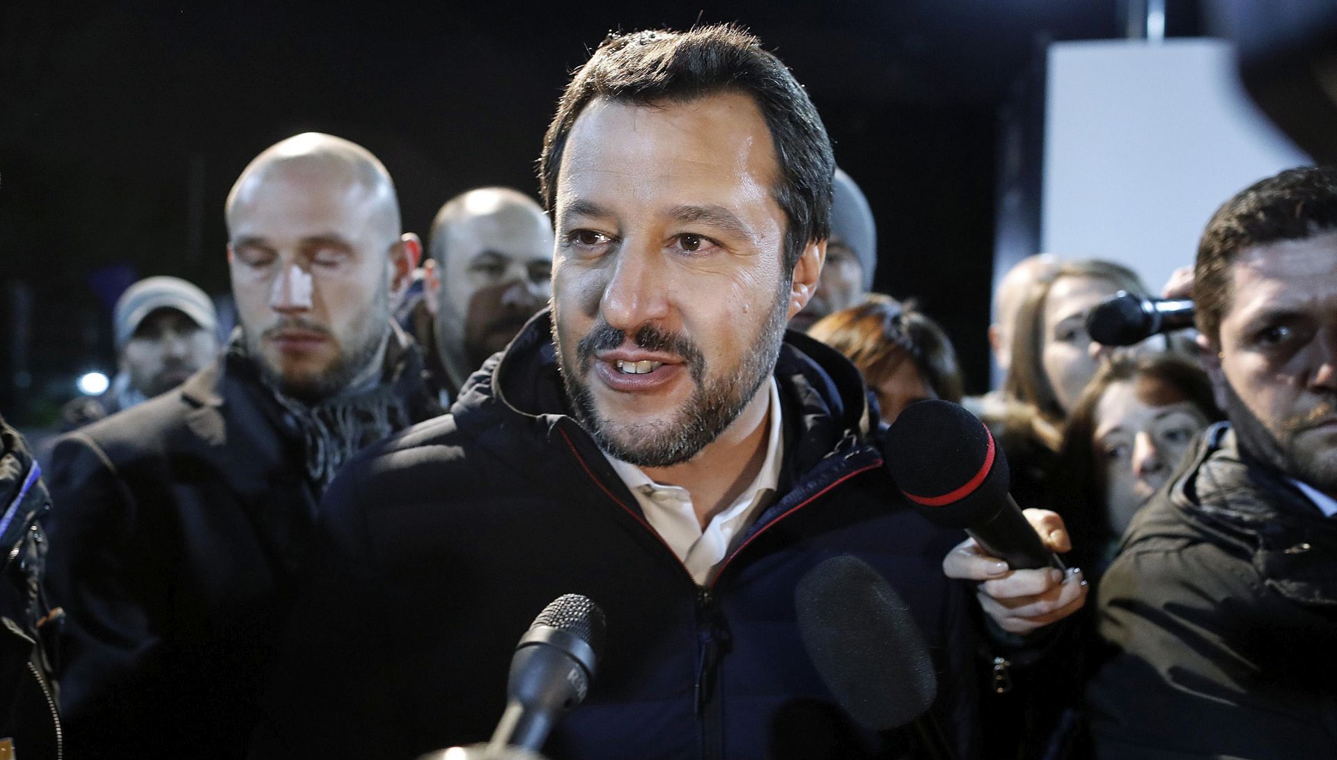 epa06573409 The North League (LN) party's candidate for the post of the Prime Minister, Matteo Salvini (C) attends an electoral meeting in Rome, Italy, 01 March 2018. General elections in Italy will be held on 04 March 2018.  EPA/RICCARDO ANTIMIANI