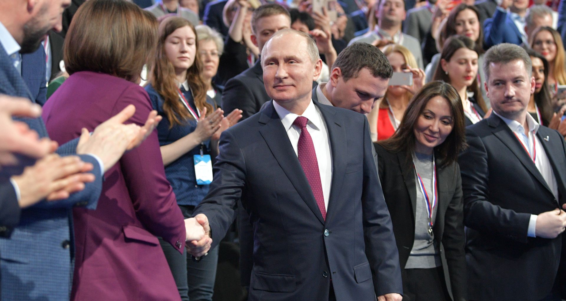 epa06575737 Russian President Vladimir Putin (C) arrives to take part in the 5thTruth and Justice forum of regional and local media organised by the Russian Popular Front in Kaliningrad, Russia, 02 March 2018. Vladimir Putin is a candidate for Russian Presidency in the upcoming presidential elections scheduled on 18 March 2018.  EPA/ALEXEI DRUZHININ / SPUTNIK / KREMLIN POOL MANDATORY CREDIT