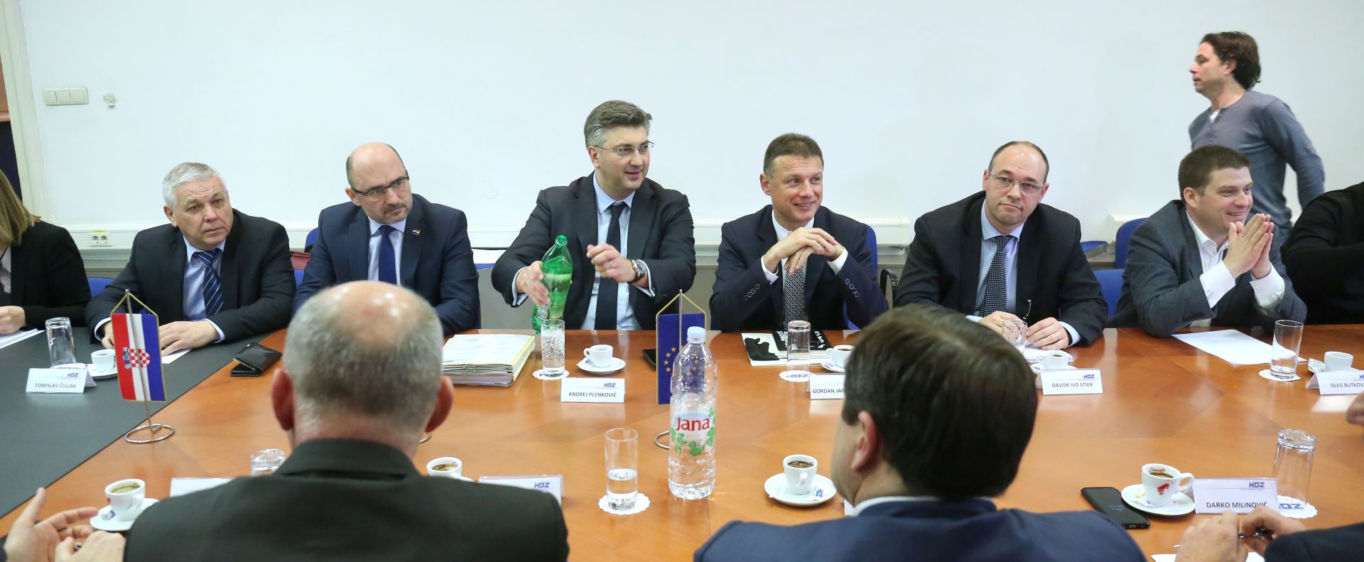 Zagreb, 20.03.2018 -  Sjednica Predsjedništva HDZ-a. Na fotografiji Milijan Brkić, Andrej Plenković, Gordan Jandroković, Davor Ivo Stier, Oleg Butković, Tomislav Tolušić.
foto HINA/ Daniel KASAP/ dk