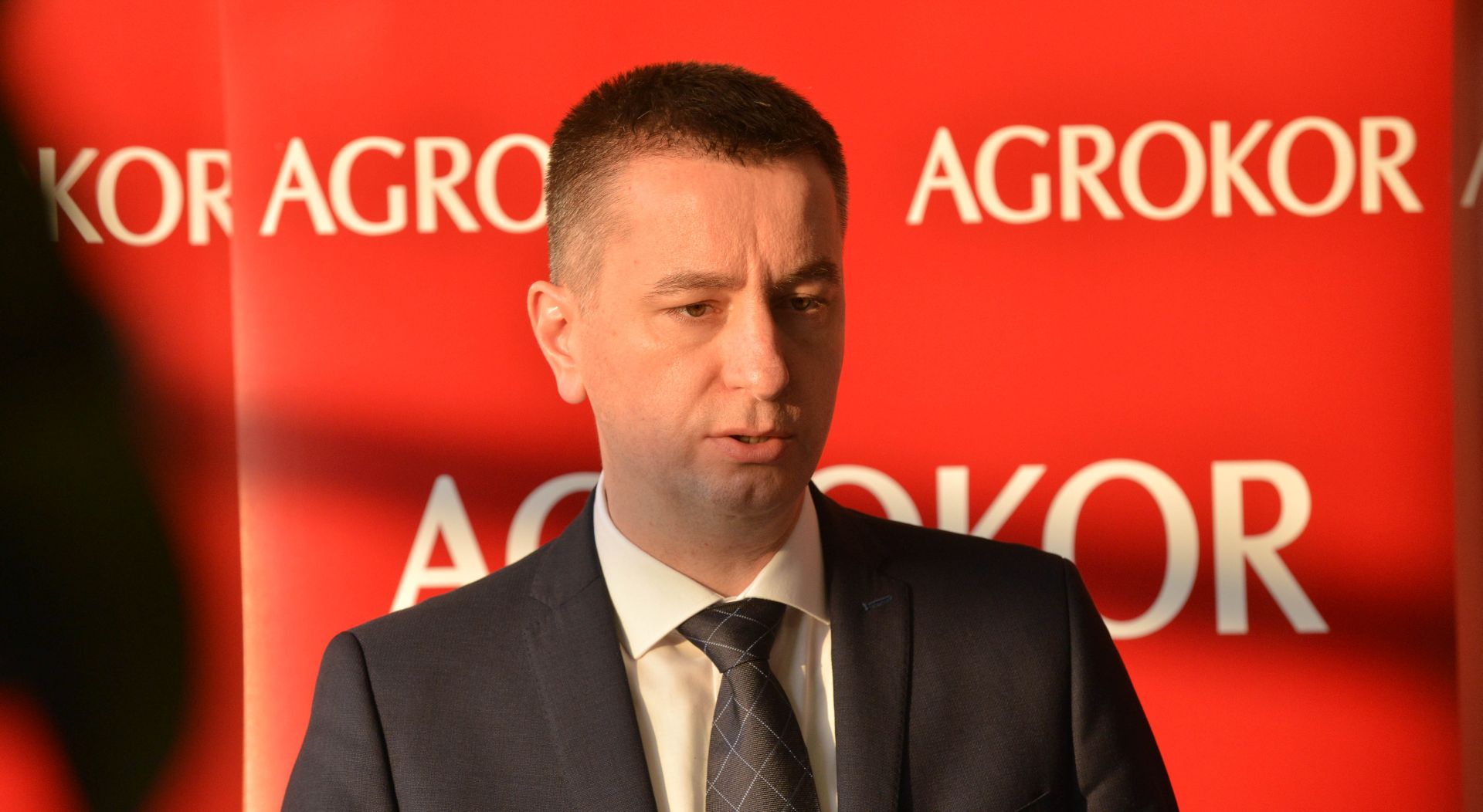 Zagreb, 21.3.2018.- Agrokor i Sberbank postigli su sporazum koji omoguæuje povratak Sberbanka u pregovore o nagodbi, a koji predviða da izvanredna uprava priznaje trabine Sberbanka, dok æe ta ruska banka povuæi svoje tube, objavili su u srijedu izvanredni povjerenik Agrokora Fabris Peruko (na slici) i predstavnik Sberbanka Sergej Volk. 
foto HINA/ Admir BULJUBAIÆ/ ua