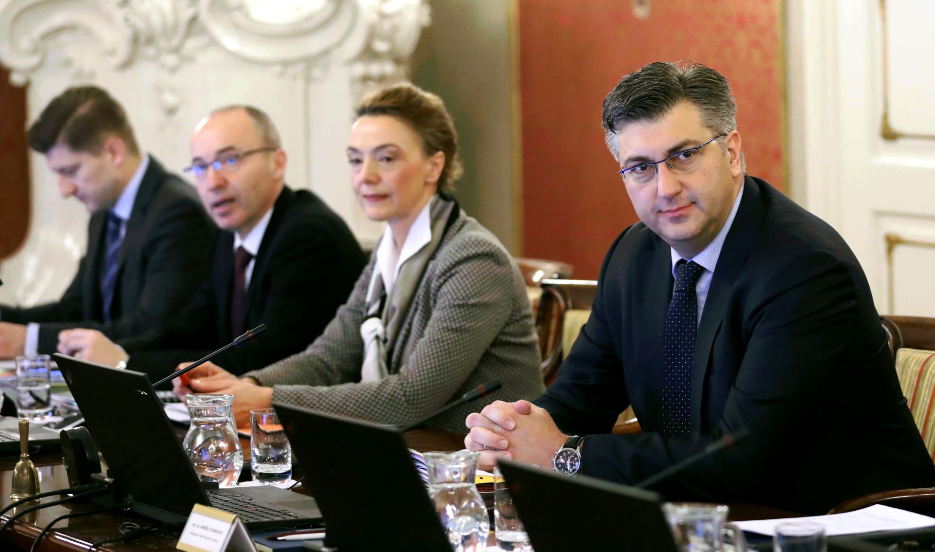 Zagreb, 22.03.2018. - Sjednica Vlade Republike Hrvatske. Na fotografiji ministar Zdravko Mariæ, potpredsjednici Vlade i ministri Damir Krstièeviæ, Marija Pejèinoviæ Buriæ, premijer Andrej Plenkoviæ. foto HINA/ Lana SLIVAR DOMINIÆ/ lsd