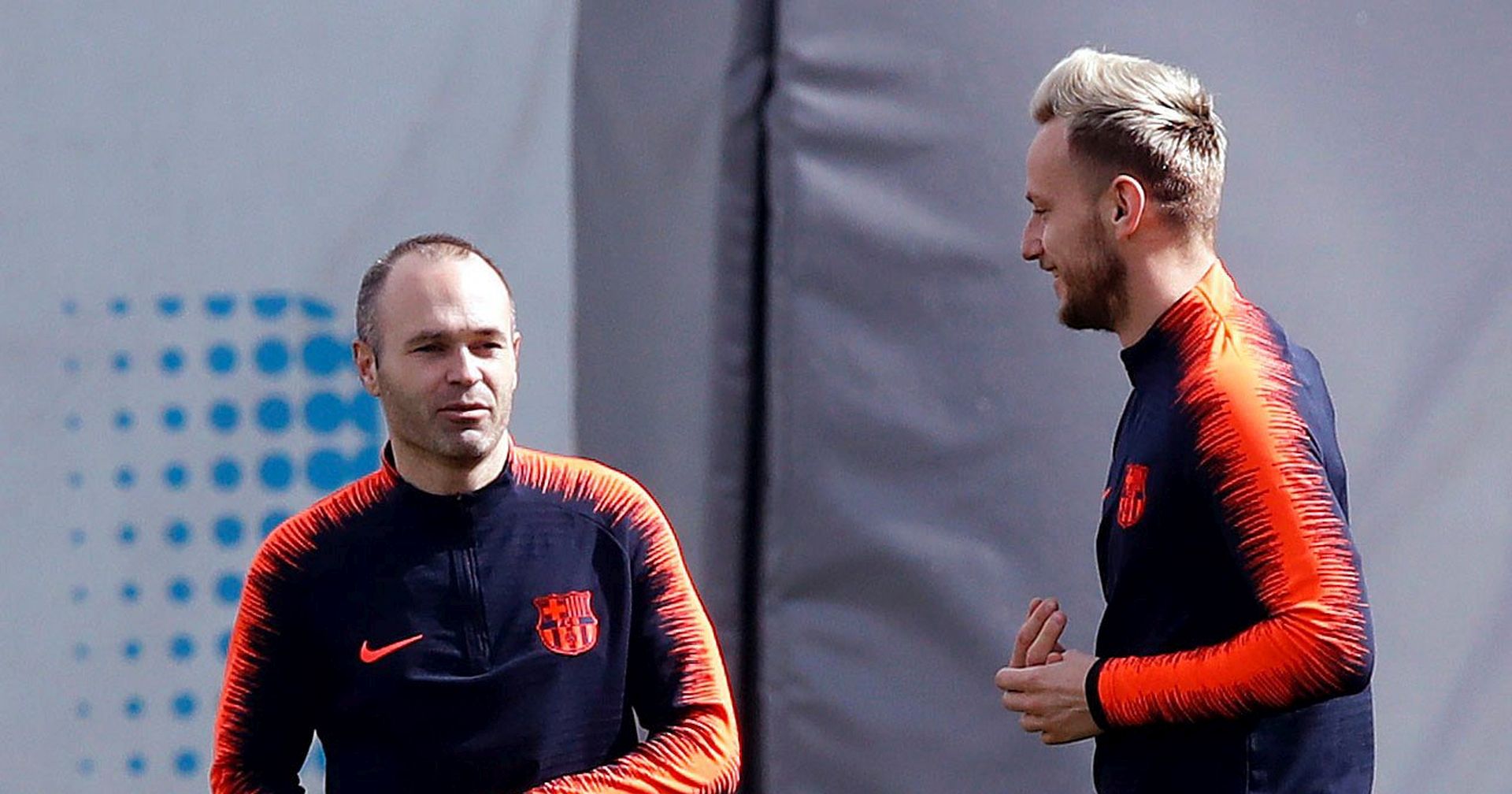 epa06609754 FC Barcelona players Andres Iniesta (L) and Ivan Rakitic (R) attend a training session at Joan Gamper sport city in Barcelona, Spain, 17 March 2018. Barcelona faces Athletic Bilbao on 18 March 2018 in a Spanish Primera Division match.  EPA/ALBERTO ESTEVEZ