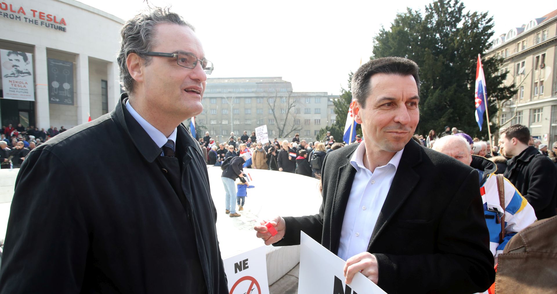 Zagreb, 24.03.2018 - Okupljanje sudionika prosvjeda protiv ratifikacije Istanbulske konvencije, organiziranog od strane Graðanska inicijativa Hrvatska protiv Istanbulske konvencije. Na slici Ladislav Ilèiæ (L). foto HINA/ Damir SENÈAR/ ik