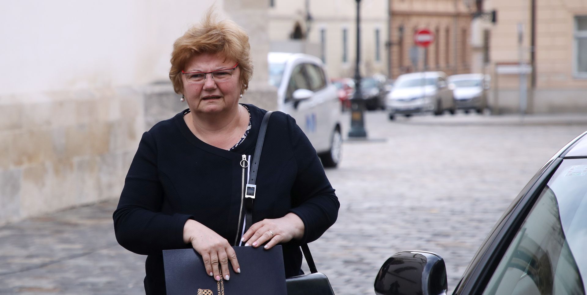 Zagreb, 05.04.2018 - Ministrica za demografiju, obitelji, mlade i socijalnu politiku Nada Murganiæ dolazi na sjednicu Vlade RH.
foto HINA/ Damir SENÈAR /ds