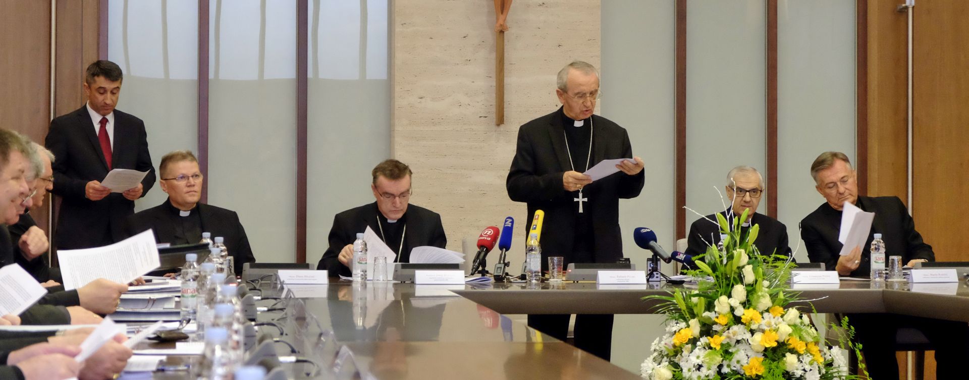 Zagreb, 10.04.2018. -  Počelo je redovito plenarno zasjedanje Sabora Hrvatske biskupske konferencije, 56. u nizu, pod predsjedanjem predsjednika HBK zadarskog nadbiskupa Želimira Pulijća.
Na fotografiji Đuro Hranić, Josip Bozanić, Želimir Puljić, Giuseppe Pinto, Marin Barišić.
foto HINA/ Edvard ŠUŠAK/ es