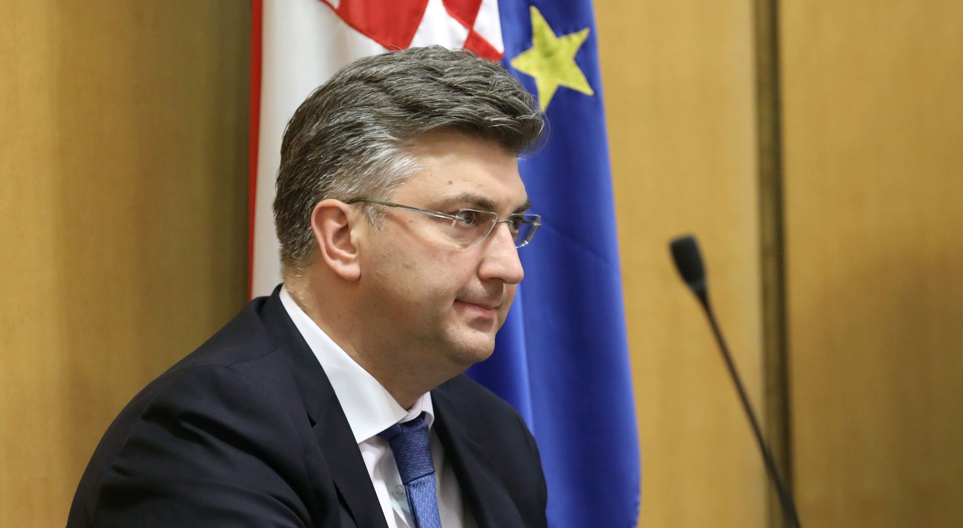 Zagreb, 11.4.2018.- Aktualnim prijepodnevom, u kojem æe èlanovi hrvatske Vlade odgovarati na pitanja zastupnika, Hrvatski sabor poèeo je novu sjednicu. Na slici premijer Andrej Plenkoviæ. foto HINA/ Lana SLIVAR DOMINIÆ/ lsd