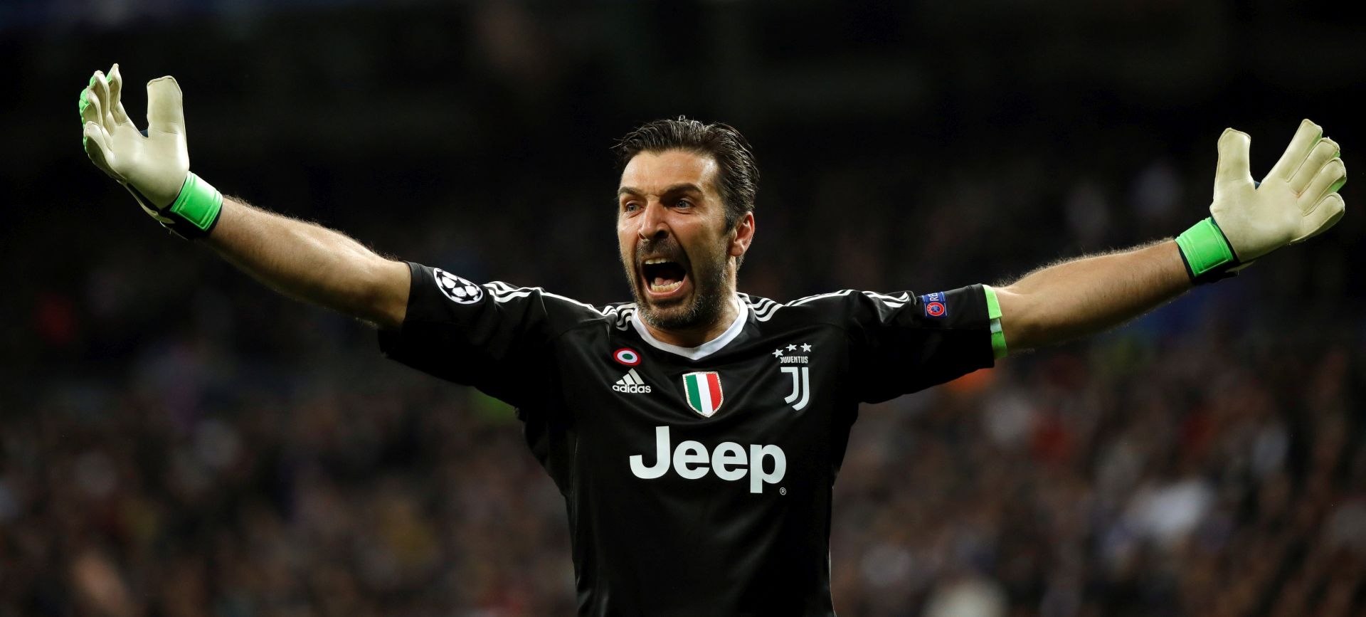 epa06662318 Juventus' Gianluigi Buffon celebrates his team's 3-0 during a UEFA Champions League quarter final, second leg soccer match between Real Madrid and Juventus at Santiago Bernabeu stadium in Madrid, Spain, 11 April 2018.  EPA/JUANJO MARTIN