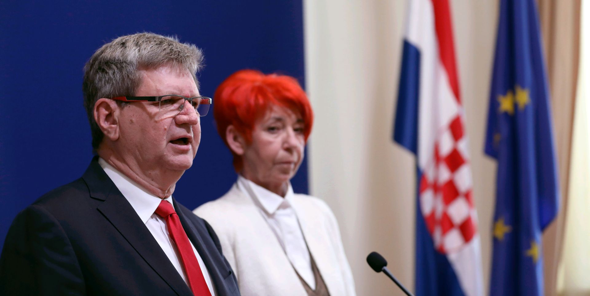 Zagreb, 18.04.2018. - Nezavisni zastupnik  u Hrvatskom saboru Mirando Mrsiæ odrao je konferenciju za medije o Prijedlogu zakona o zdravstvenoj zatiti. Na fotografiji Mirando Mrsiæ, Spomenka Avberek. foto HINA/ Lana SLIVAR DOMINIÆ/ lsd