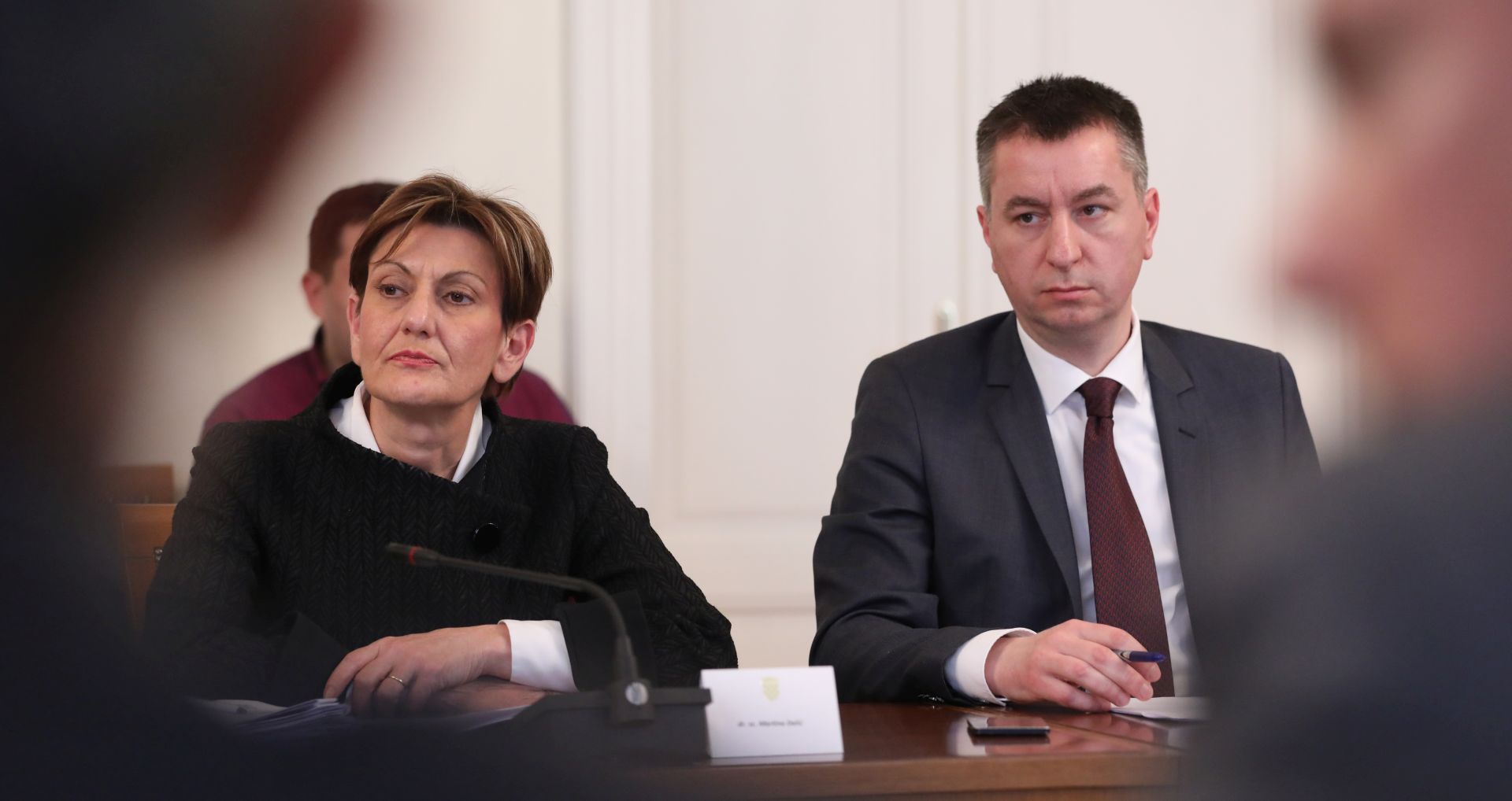 Zagreb, 18.04.2018 - Tematska sjednica Odbora za gospodarstvo Hrvatskog sabora na kojoj su potpredsjednica Vlade Republike Hrvatske i ministrica gospodarstva, poduzetnitva i obrta Martina Daliæ i izvanredni povjerenik Vlade Republike Hrvatske Fabris Peruko dali  "Izvjeæu o poslovanju Agrokora d.d.". Na slici Martina Daliæ i Fabris Peruko.
foto HINA/ Lana SLIVAR DOMINIÆ /ds