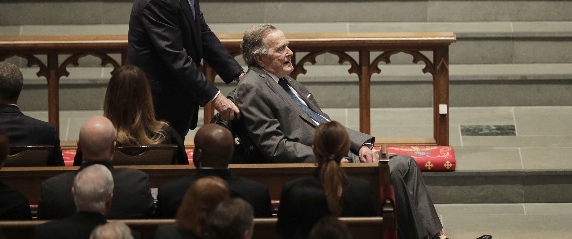 epa06683814 Former Presidents George W. Bush (L), and George H.W. Bush arrive at St. Martin's Episcopal Church for a funeral service for former first lady Barbara Bush, Barbara Bush, wife of the Forty First President of the United States George H. W. Bush, died at the age of 92, on 17 April 2018.  EPA/David J. Phillip / POOL