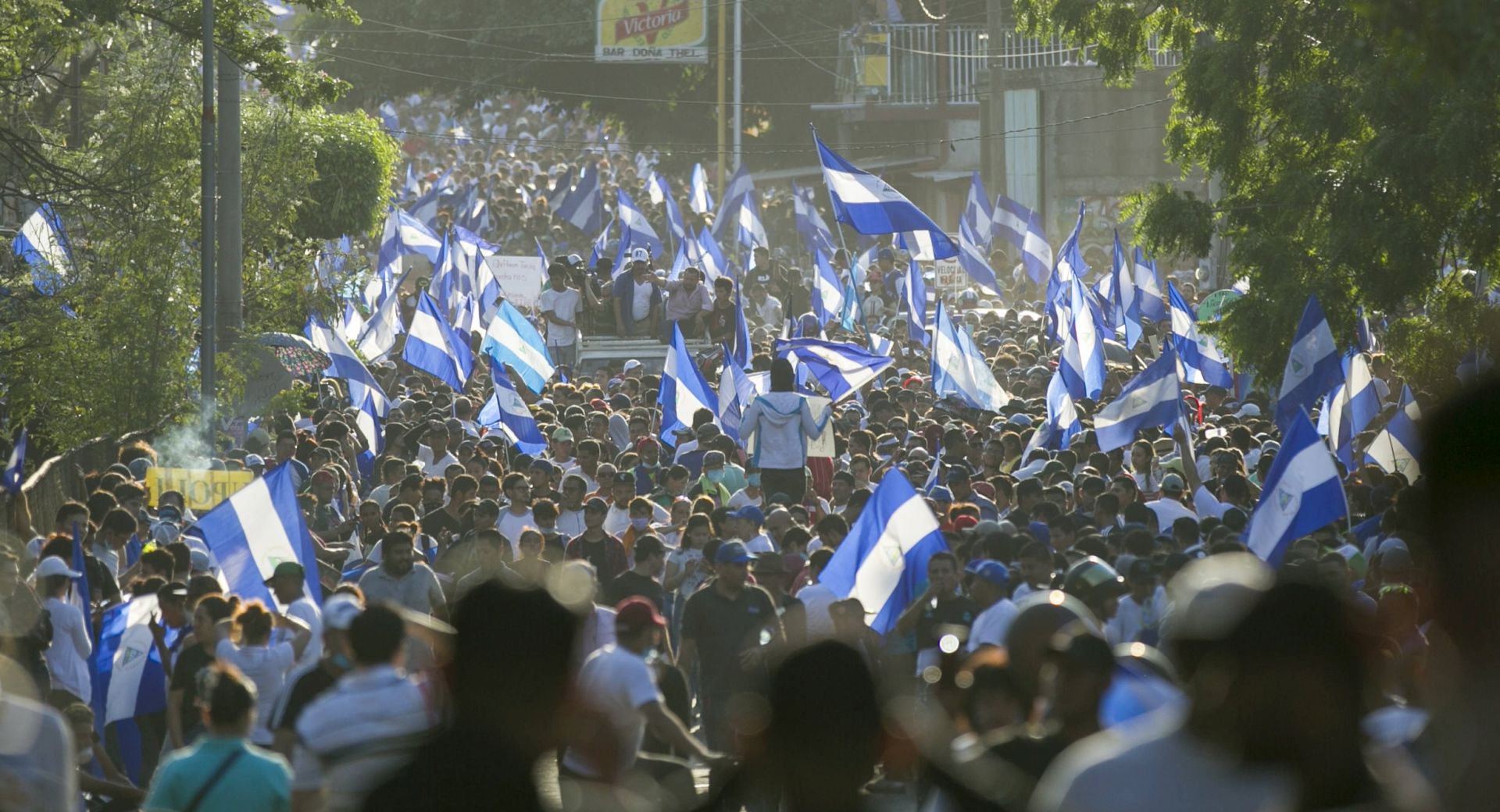 epa06688230 Hundreds of people attend a demonstration held to protest against the government of President Daniel Ortega, in Managua, Nicaragua, 23 April 2018. Thousands of protesters in Managua and other cities of Nicaragua peacefully called for the resignation of President Daniel Ortega and his wife and vice president, Rosario Murillo, whom they accused of repression and violation of human rights in their eleven years in power in the Central American nation.  EPA/JORGE TORRES