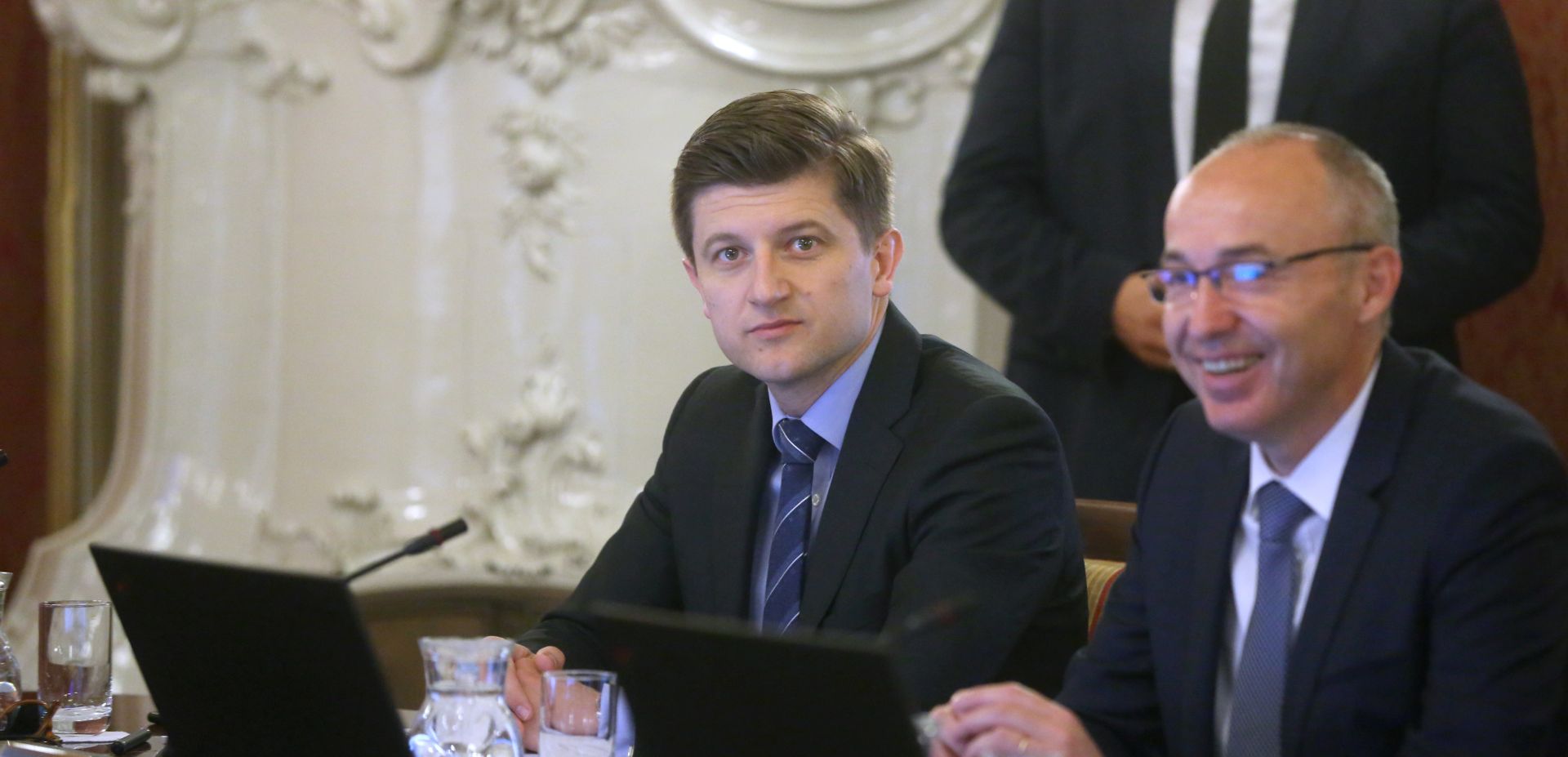 Zagreb, 26.04.2018 - Sjednica Vlade RH. Na fotografiji Zdravko Marić, Damir Krstičević. foto HINA/ Daniel KASAP/ dk