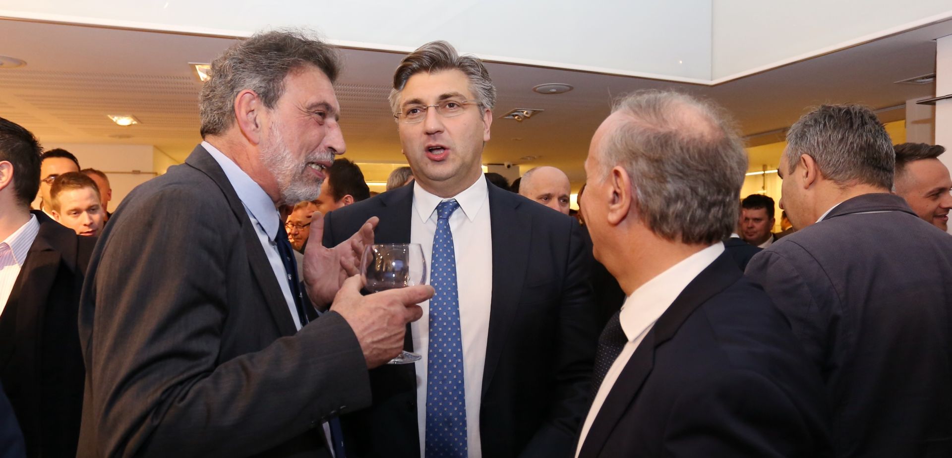 21.12.2017., Zagreb - Radovan Fuchs, Andrej Plenkovic i Drazen Bosnjakovic na domjenku nakon sjednice Predsjednistva i Nacionalnog vijeca HDZ-a. Photo: Matija Habljak/PIXSELL