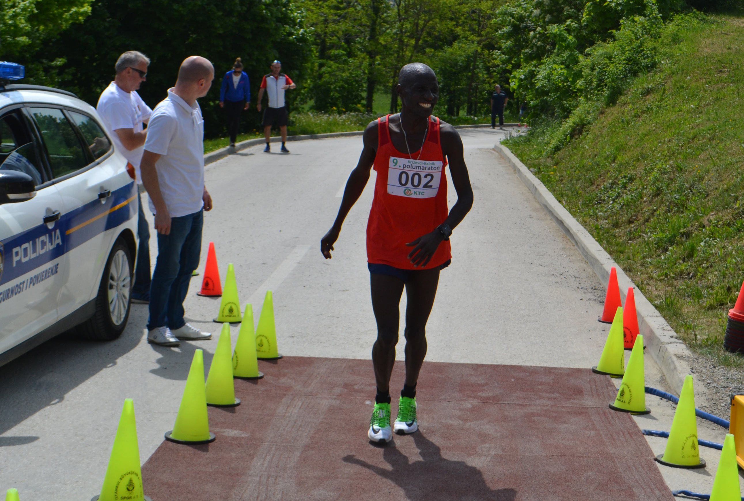 Krievci, 01.05.2018 - Kenijac Nelson Kipkogei Cherutich (na slici) i Maðarica Zita Kacser stigli su do trijumfa i u utorak istrèali nove rekorde upanijskog polumaratona od Krievaca do Kalnika na dionici od 18,5 kilometara.
foto HINA/ ik
