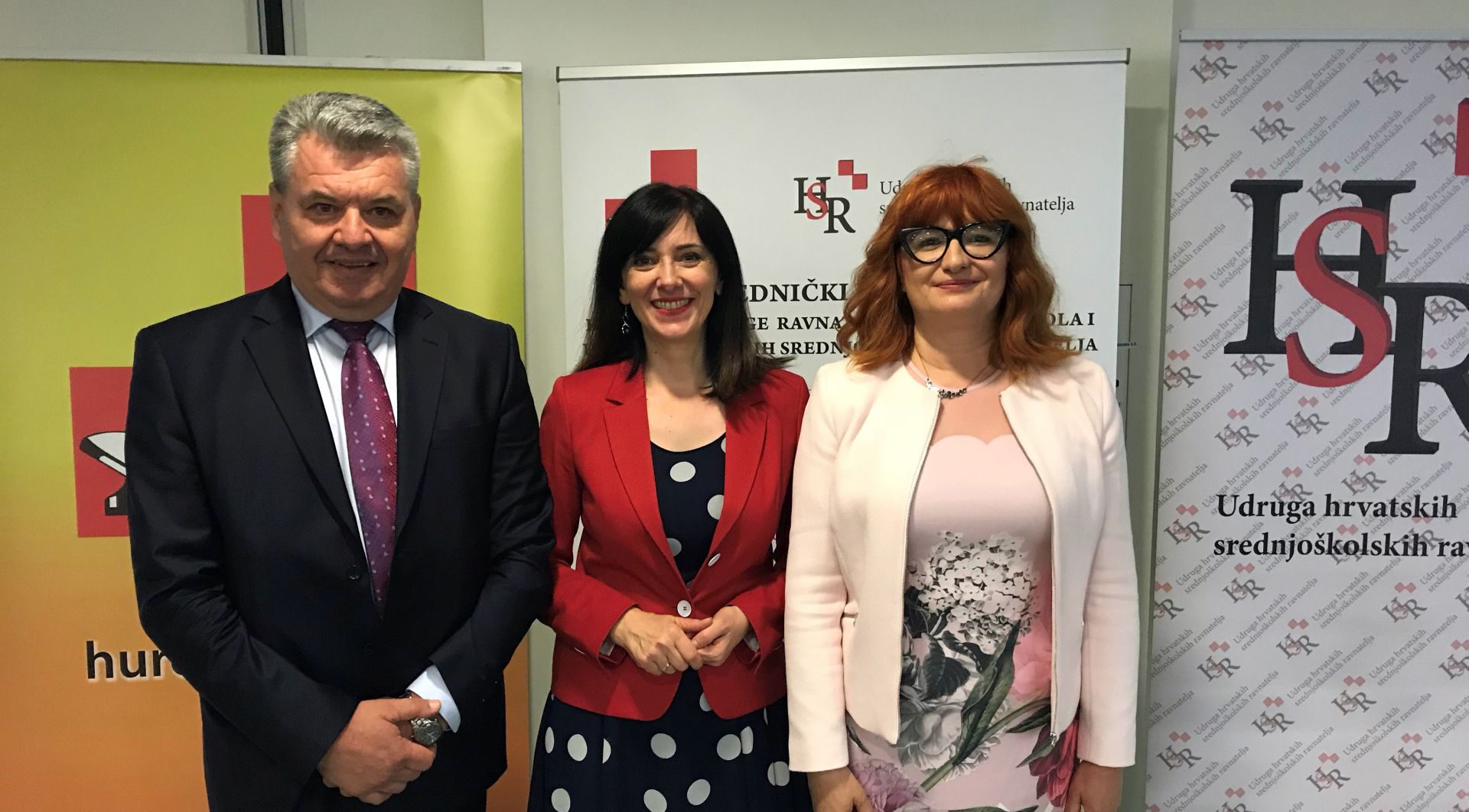 Zagreb/Mali Loinj, 7.5.2018. - Ravnatelji kola vaan su partner u izvoðenju reformskih procesa, digitalnoj transformaciji kola te uvoðenju u kole obvezne informatike i reformiranih kurikuluma, istaknula je ministrica znanosti i obrazovanja Blaenka Divjak istaknula je u ponedjeljak na kongresu ravnatelja osnovnih i srednjih kola u Malom Loinju. Na fotografiji Blaenka Divjak (C).
foto HINA/ Ministarstvo znanosti i obrazovanja/ ml