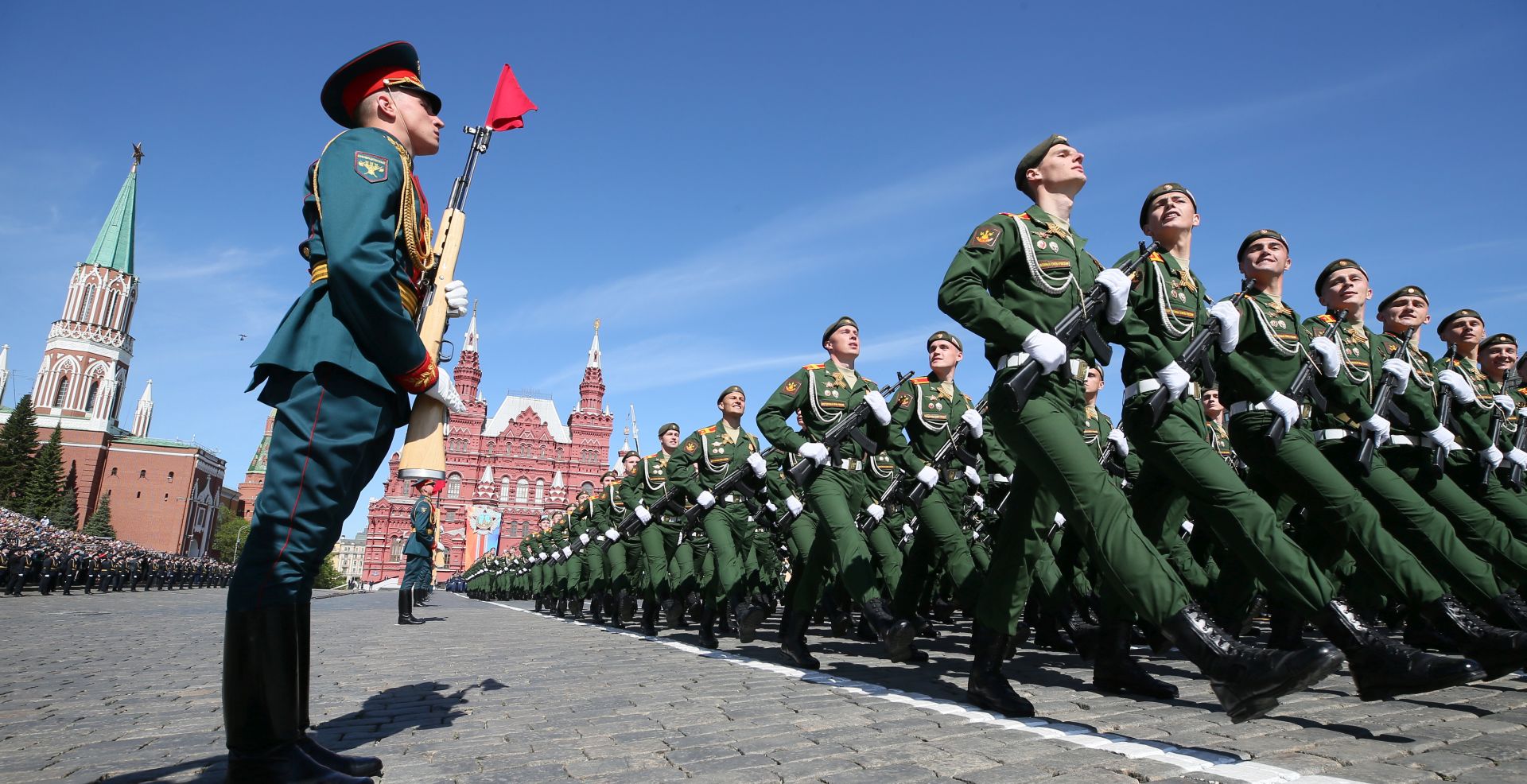 epa06721049 Russian military servicemen march during Victory Day parade in Moscow, Russia, 09 May 2018. Russia marks the 73rd anniversary of the victory over Nazi Germany in World War II.  EPA/MAXIM SHIPENKOV / POOL