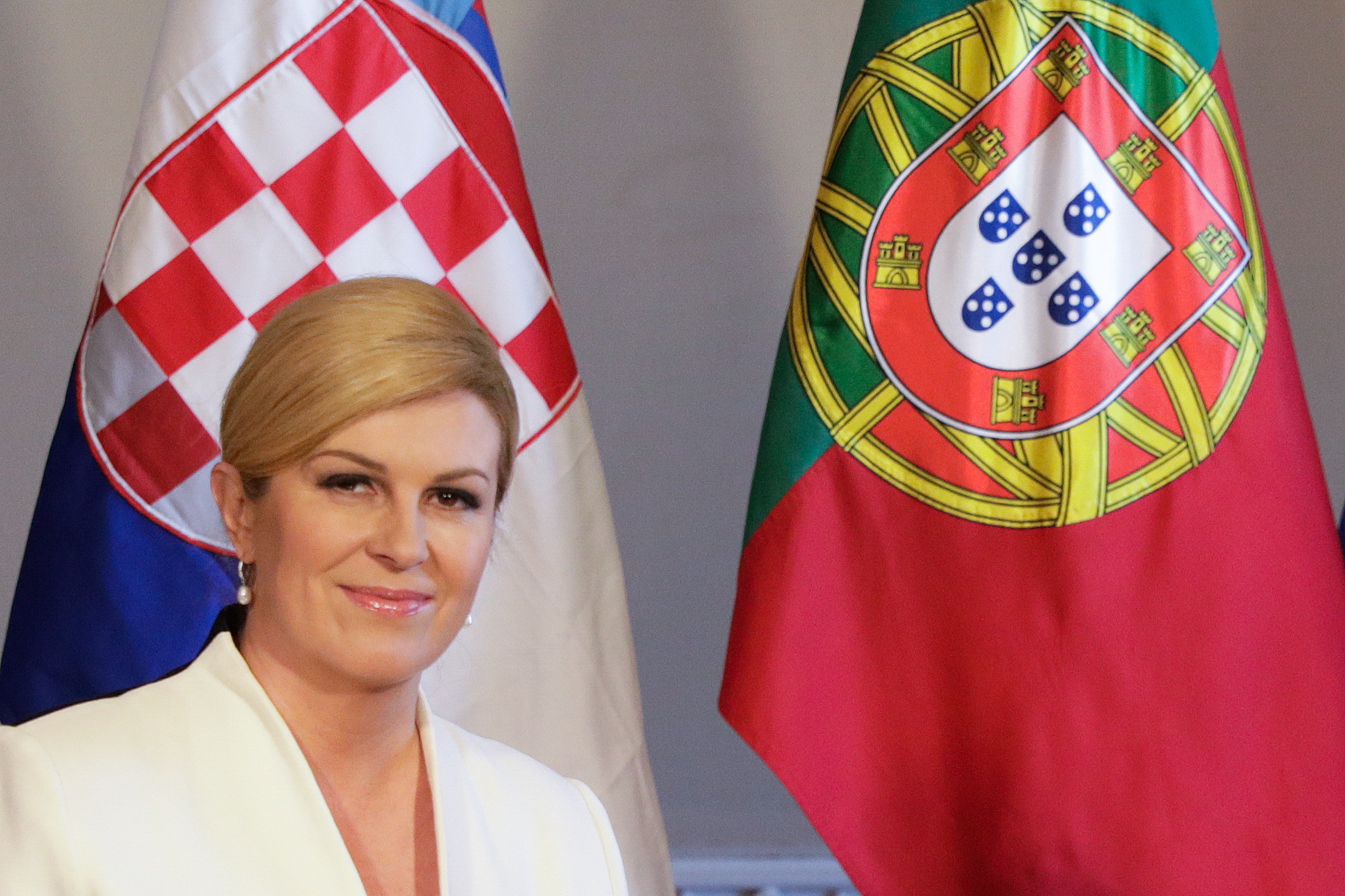 epa06727871 Croatian President Kolinda Grabar-Kitarovic during a meeting with Portugal's Prime Minister Antonio Costa (not pictured)  in Lisbon, Portugal, 11 May 2018.  EPA/ANTONIO COTRIM
