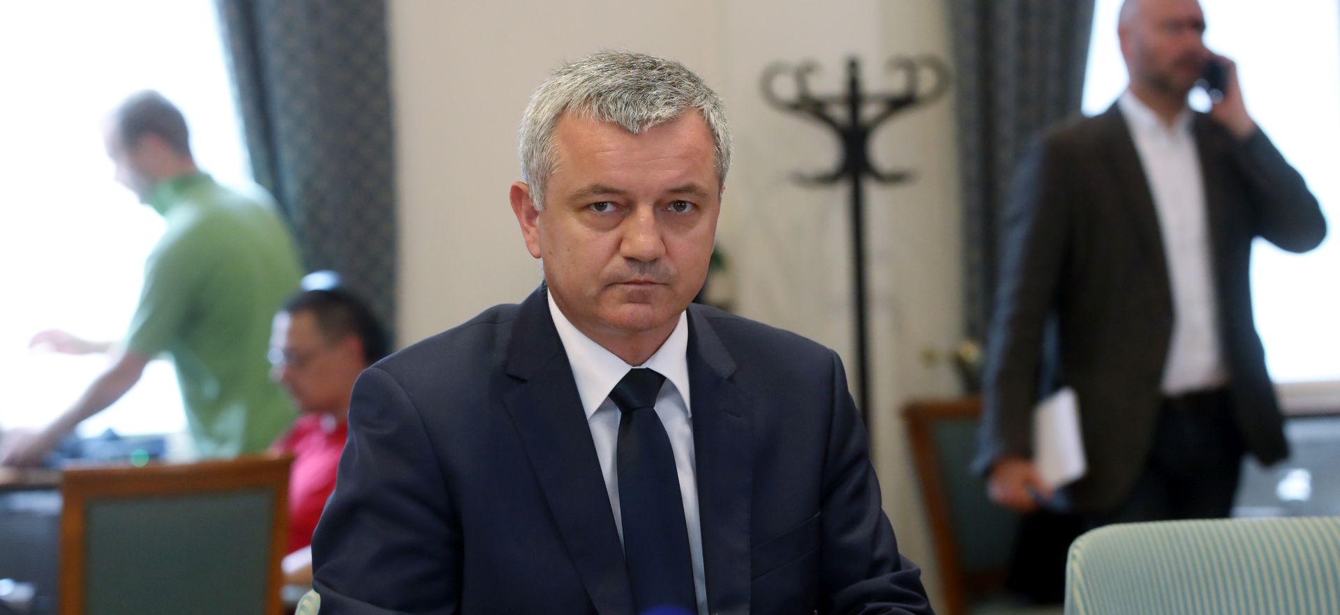 Zagreb, 23.05.2018 - Zajednièka sjednica Odbora za gospodarstvo i Odbora za Ustav, poslovnik i politièki sustav na kojoj su sasluani kandidati za novog potpredsjednika Vlade i novog ministra gospodarstva nakon to je s tih dunosti, zbog afere Hotmail, morala otiæi Martina Daliæ. Na slici Darko Horvat.
foto HINA/ Damir SENÈAR /ds