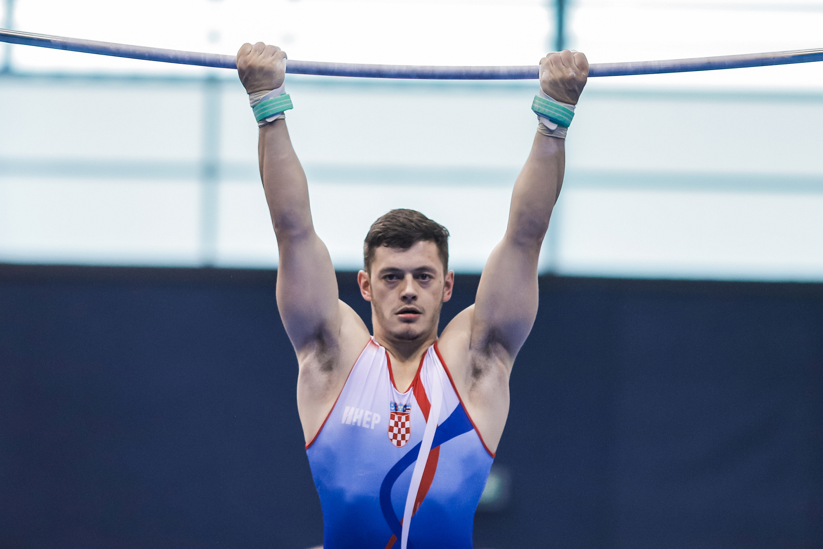 Osijek, 25.5.2018. - Drugog dana kvalifikacija na Svjetskom gimnastièkom kupu u Osijeku  od hrvatskih predstavnika u finale su se plasirali Tin Srbiæ (na fotografiji) i Anton Kovaèeviæ, obojica na preèi. U petak u kvalifikacijama nastupile su i dvije mlade hrvatske gimnastièarke Christina Zwicker i Tina Zelèiæ, kojima je ovo bio prvi nastup na Svjetskom kupu u Osijeku. Nisu uspjele ostvariti plasman u finale. foto HINA/ Gimnastièko drutvo Osijek - ito/ ml