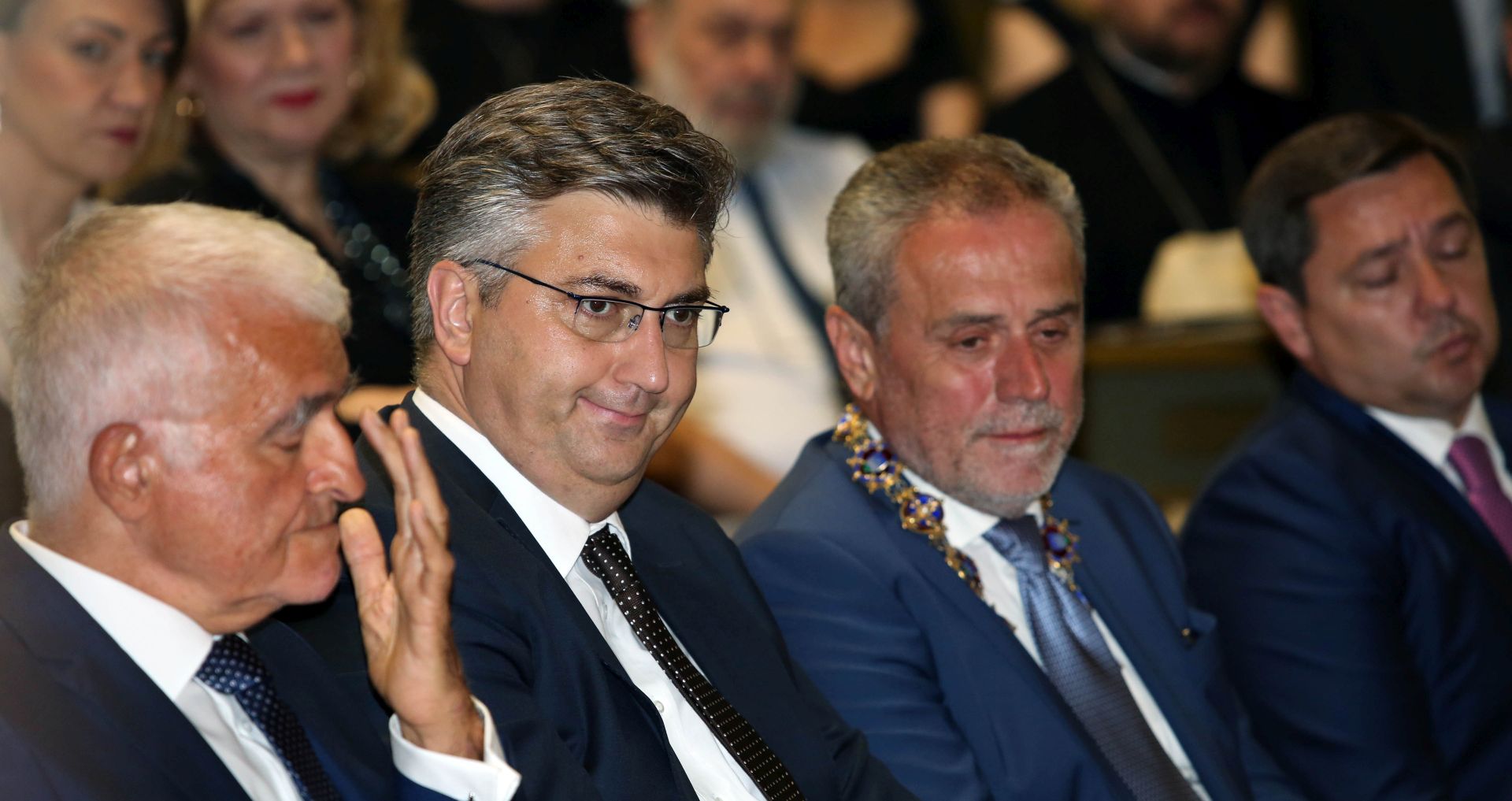 Zagreb,31.05.2018 - U povodu Dana Grada Zagreba u Starogradskoj vijeænici odrana je sveèana sjednica zagrebaèke Gradske skuptine, na kojoj su dodijeljene Nagrade Grada Zagreba i Nagrada Zagrepèanka godine. Na fotografiji Zvonko Kusiæ, Andraj Plenkoviæ i Milan Bandiæ. foto HINA /Zvonimir KUHTIÆ/ zk