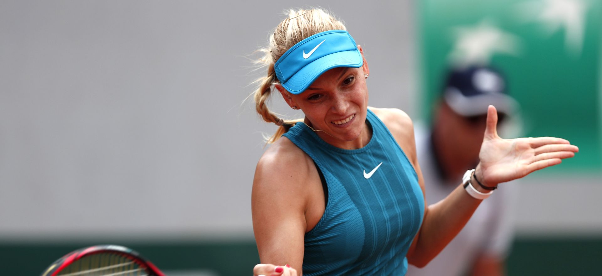 epa06775581 Donna Vekic of Croatia plays Maria Sharapova of Russia during their womenâ€™s second round match during the French Open tennis tournament at Roland Garros in Paris, France, 31 May 2018.  EPA/IAN LANGSDON