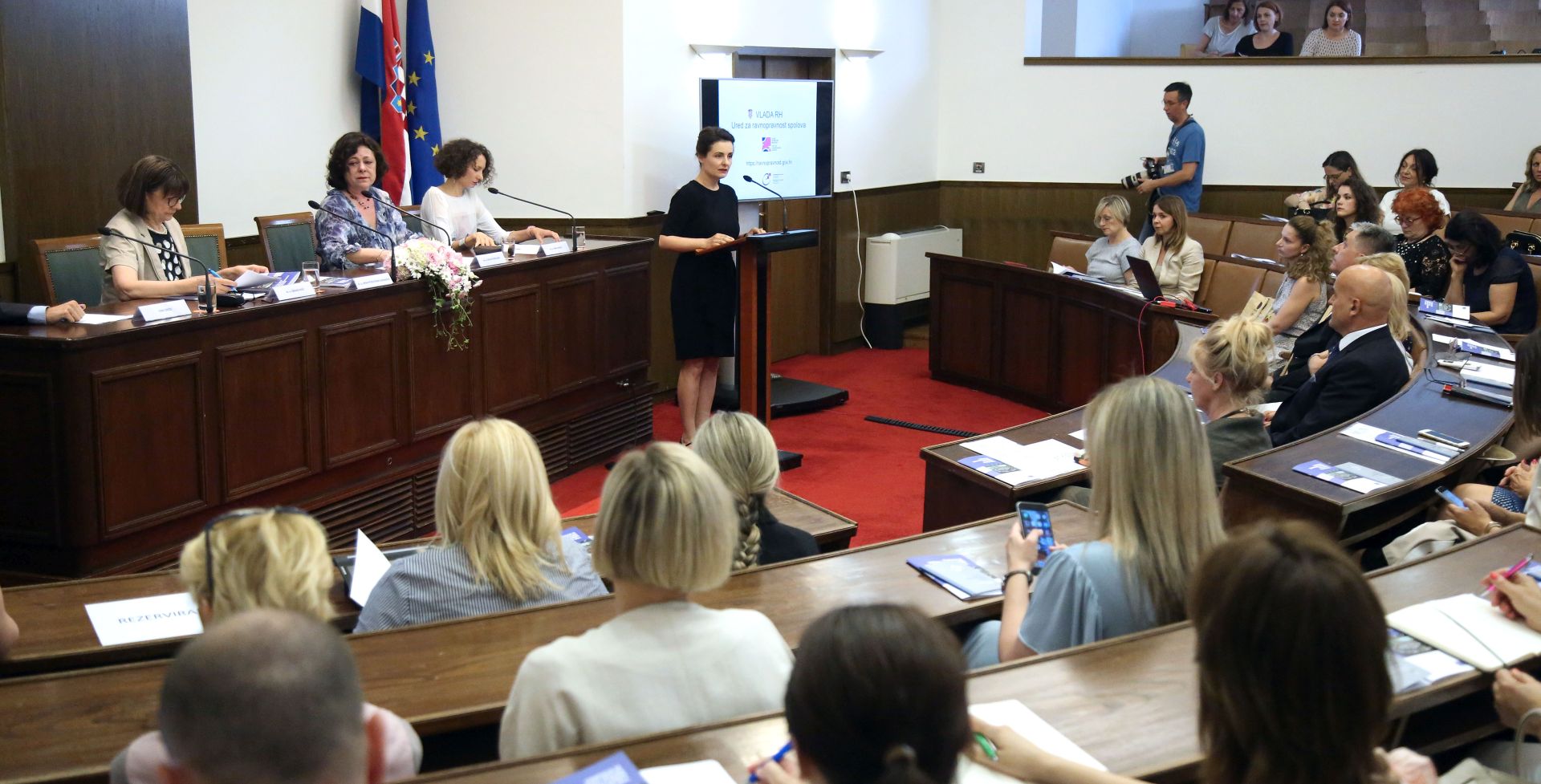 Zagreb, 12.06.2018 - U okviru programa predsjedanja Republike Hrvatske Odborom ministara Vijeæa Europe, Ured za ravnopravnost spolova Vlade RH predstavio je u Hrvatskom saboru hrvatsko izdanje nove Strategije za ravnopravnost spolova Vijeæa Europe od 2018. do 2023. godine. Na fotografiji potpredsjednica Odbora za ravnopravnost spolova Irena Petrijevèanin Vuksanoviæ, izaslanica predsjednika Hrvatskoga sabora.
foto HINA / Denis CERIÆ /dc