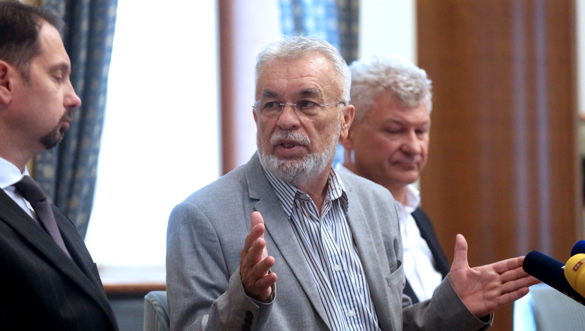 Zagreb, 15.06.2018 - Konferencija za medije zastupnika Gorana Dodiga i Branka Hrga.Tema konferencije za medije: "Porez na potronju". Na fotografiji financijski struènjak Vatroslav Jukiæ, Goran Dodig i Branko Hrg.
foto HINA / Denis CERIÆ /dc