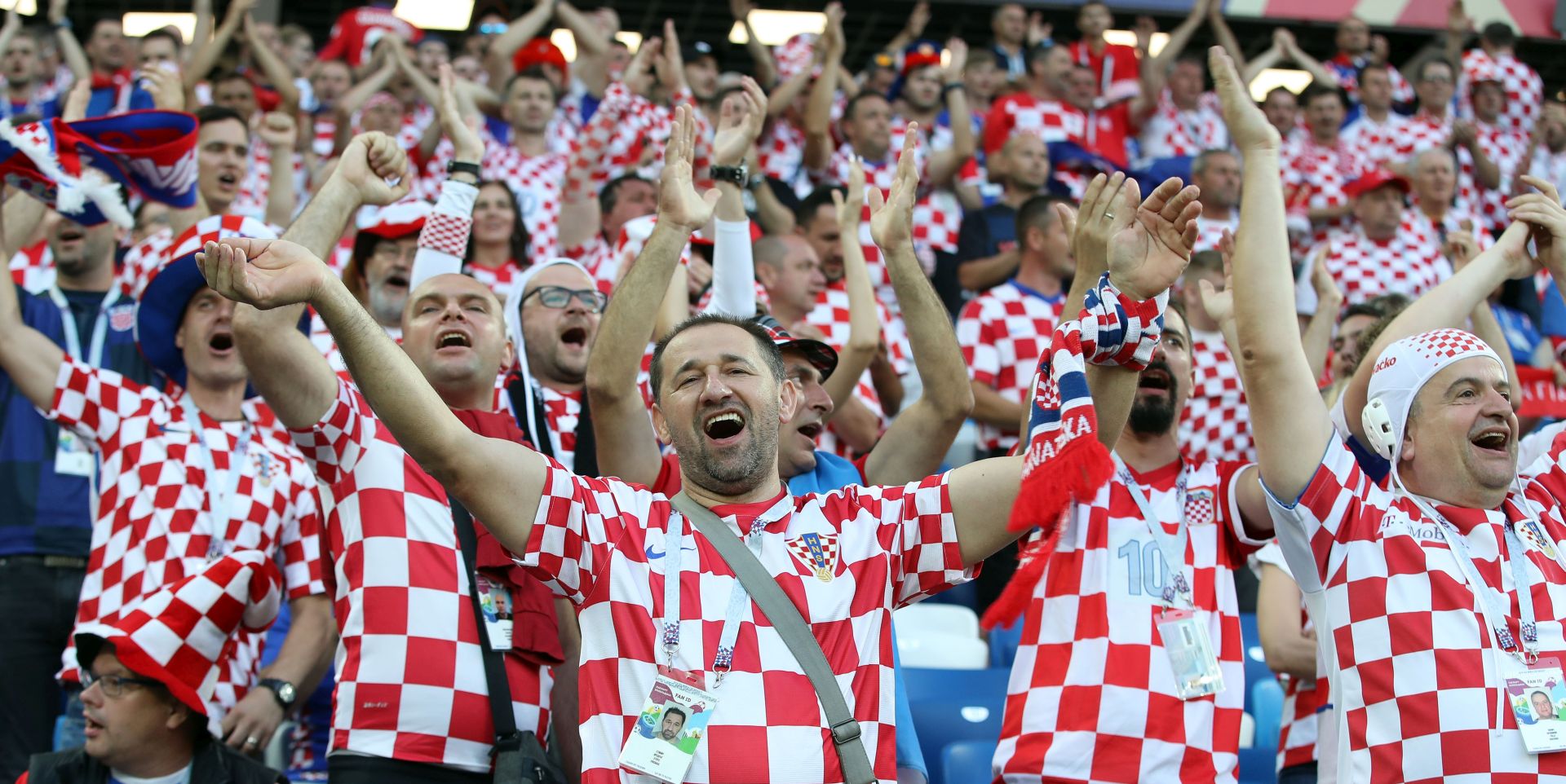 Kalinjingrad, 16.06.2018 - Hrvatski navijaèi na stadionu Kalinjingrad Arena pred poèetak utakmice Svjetskog nogometnog prvenstva Rusija 2018 izmeðu reprezentacija Hrvatske i Nigerije.
foto HINA/ Damir SENÈAR /ds