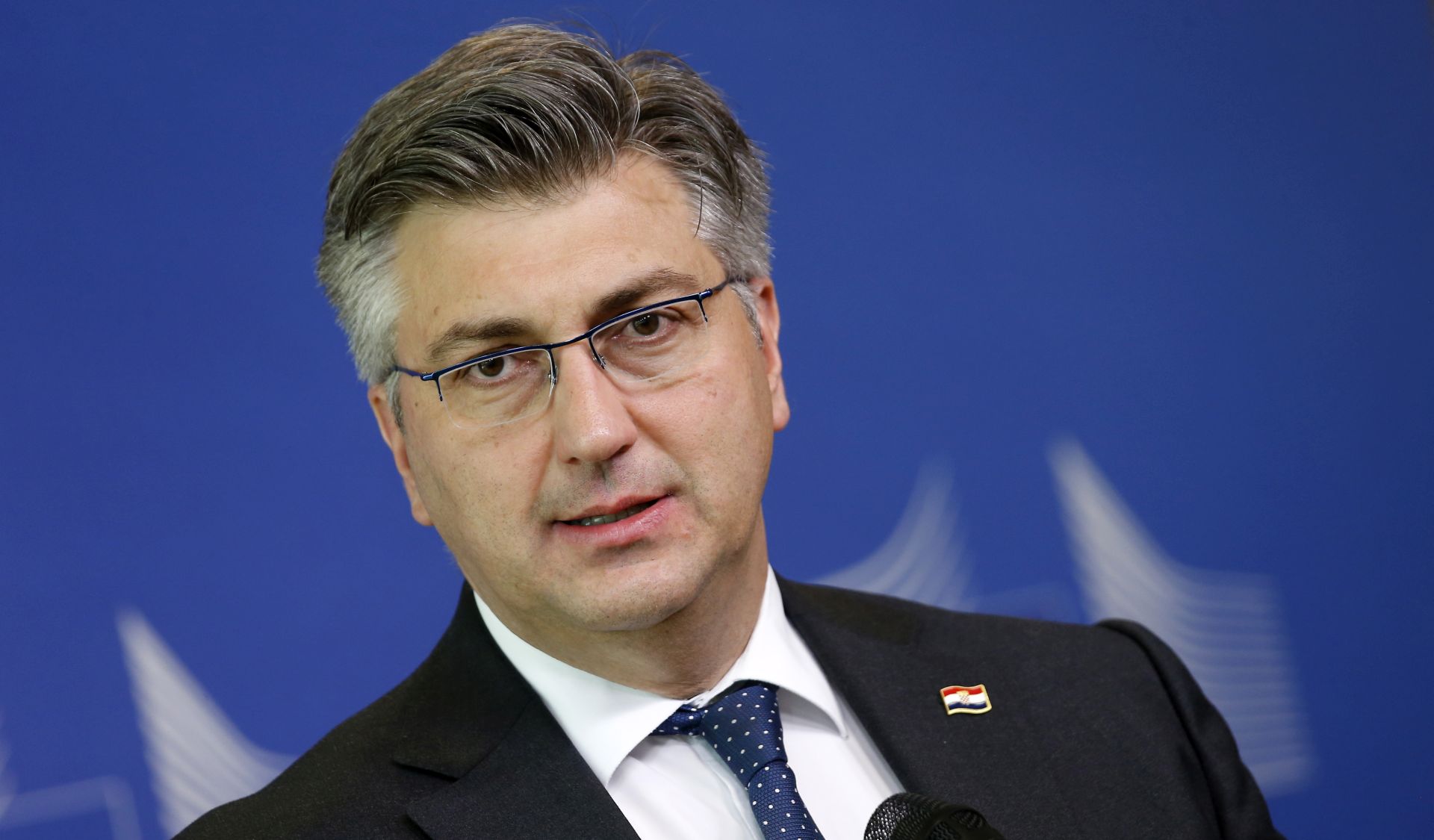 epa06836188 Croatian Prime Minister Andrej Plenkovic speaks to media at the informal meeting on migration and asylum issues in Brussels, Belgium, 24 June 2018. European Commission President Jean-Claude Juncker hosts the gathering ahead of a full summit of all 28 European Union leaders to overhaul the EU asylum system on June 28.  EPA/JULIEN WARNAND