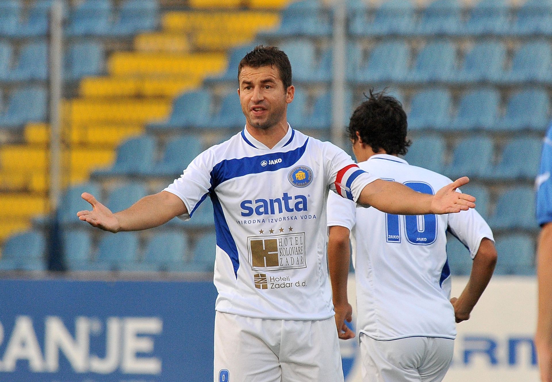 07.08.2011., Varazdin- Nogometna utakmica 3. kola 1. HNL, NK Zadar - NK Varazdin. Jakov Surac (bijeli).
Photo: Vjeran Zganec-Rogulja/PIXSELL