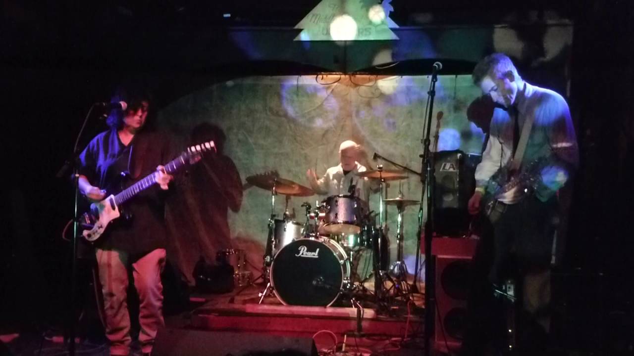Band E