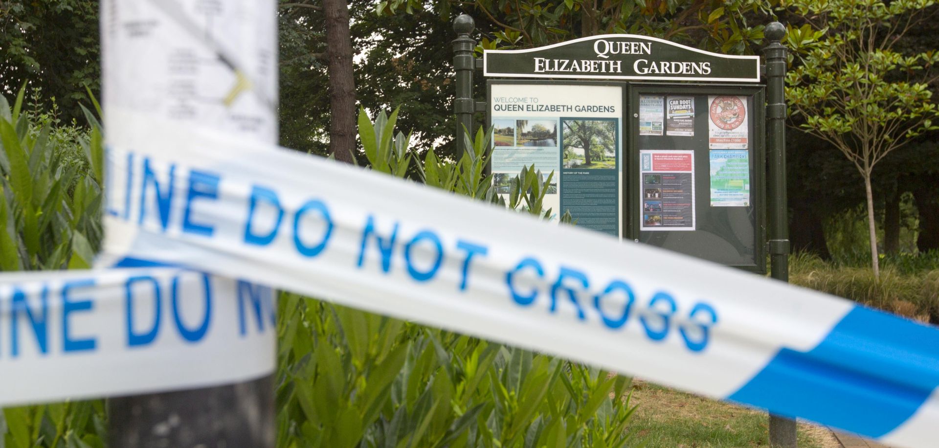 epa06865242 Queen Elizabeth Gardens in Salisbury remains closed and cordoned off as investigations continue into how Dawn S. and Charlie R. were found unconscious on Saturday night, in Amesbury, Britain, 05 July 2018. Charlie R. and his partner Dawn S. had allegedly being exposed to the nerve agent Novichok, according to police.  EPA/RICK FINDLER