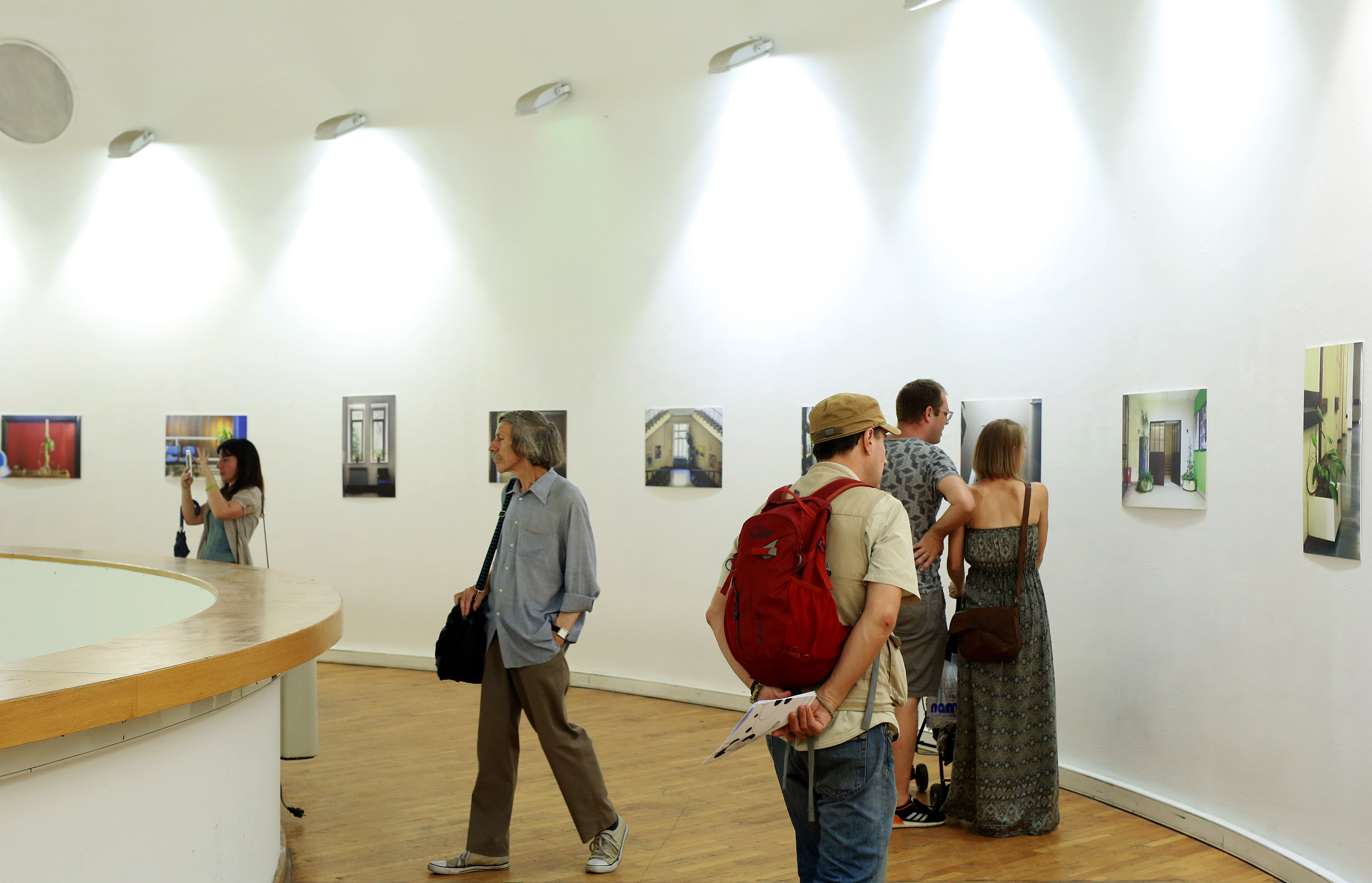 Zagreb,5.07.2018 -U Galeriji Prsten Doma HDLU otvorena je grupna međunarodna izložba "(Ne)postojanost prostora – Prostori naracije i imaginacije" koja problematizira opisne, formalne, simboličke, psihološke i sociološke aspekte teksta u formiranju dvodimenzionalnih i trodimenzionalnih prostora u djelima suvremenih vizualnih umjetnika.foto HINA/ Tomislav PAVLEK /tp