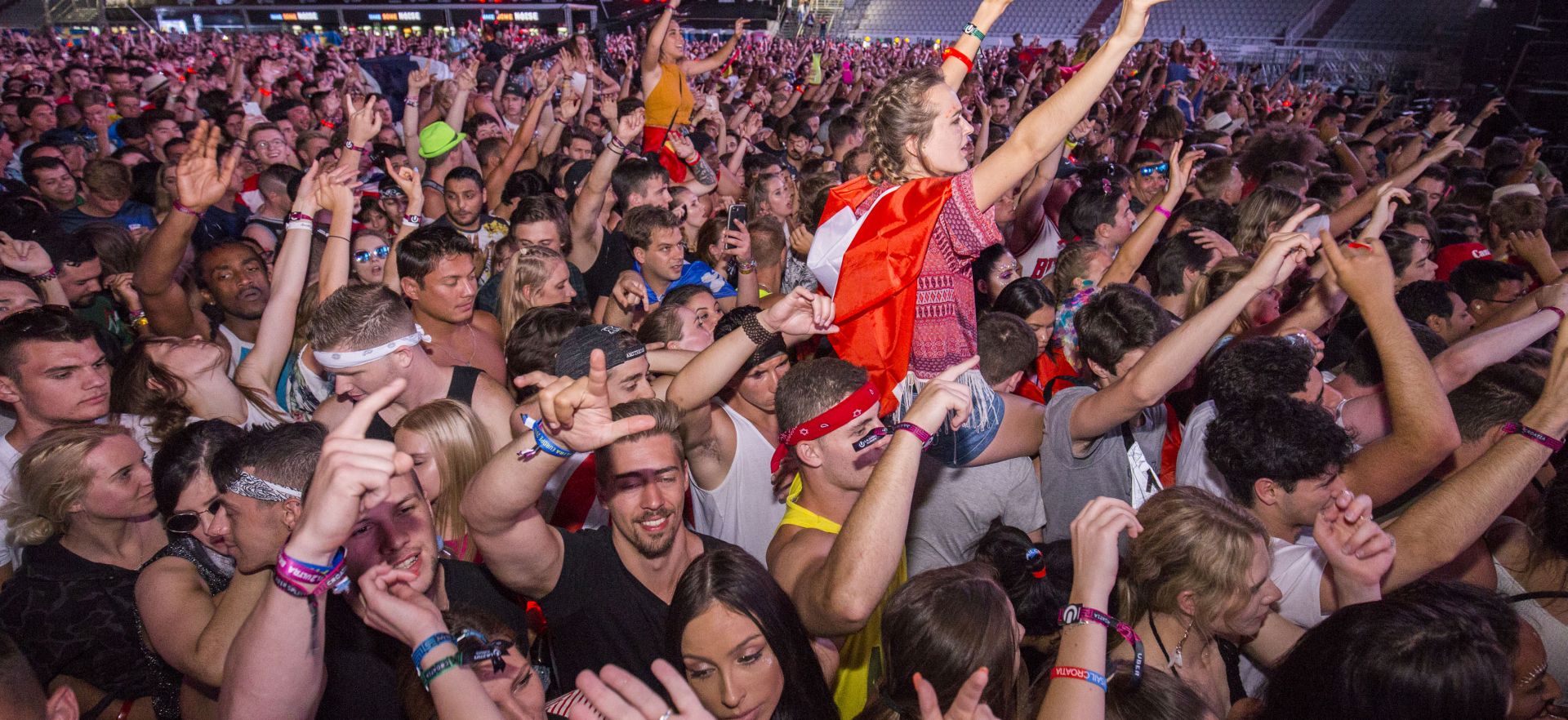 Split, 08.07.2018. - Na Poljudu se održava drugi dan Ultra Europe festivala. Na desetke tisuća ljubitelja elektronske glazbe uživalo je u programu najboljih svjetskih DJ-a.
foto HINA/ Miroslav LELAS/ lm