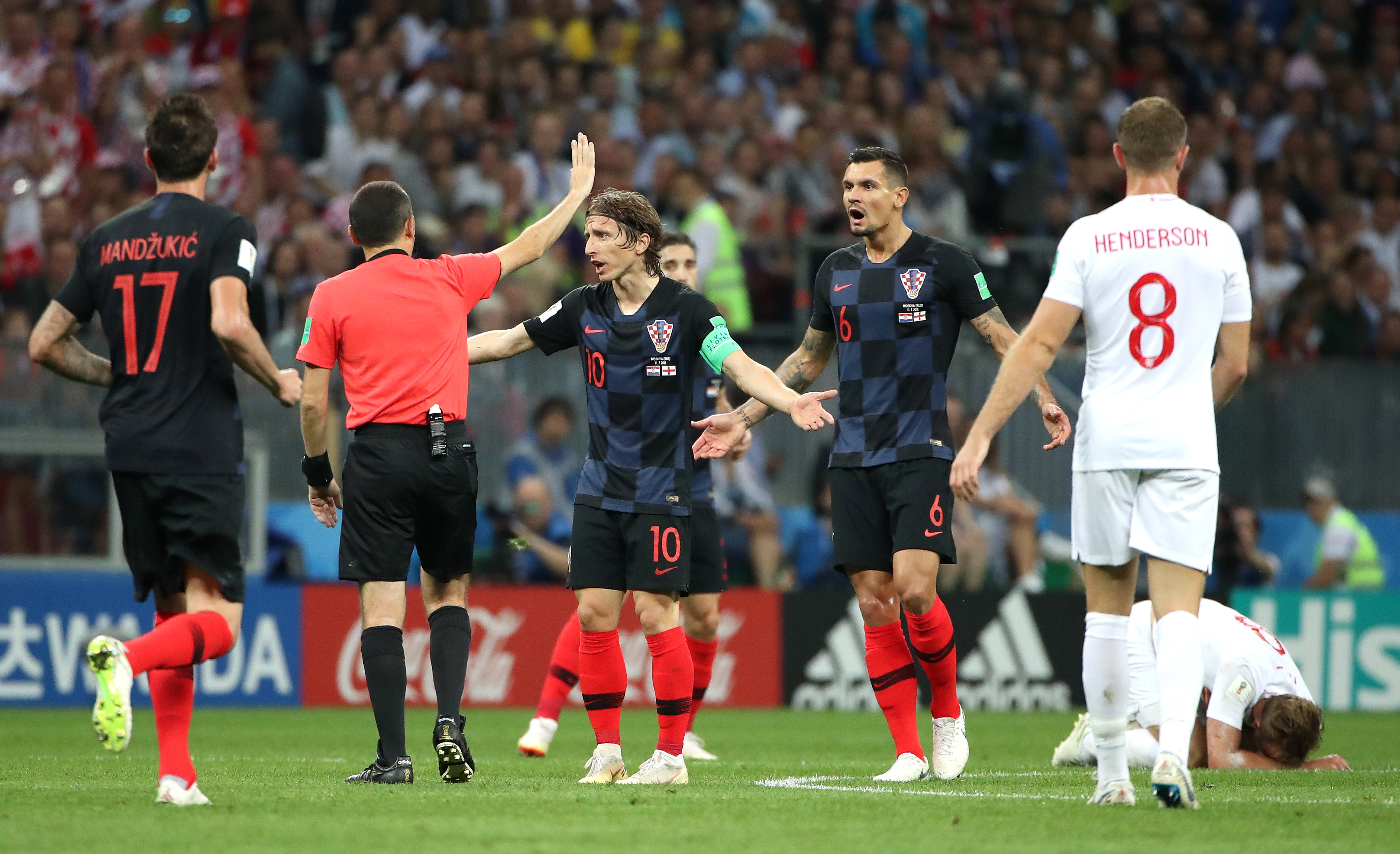 Moskva, 11.07.2018. - Polufinalna utakmica Svjetskog nogometnog prvenstva Rusija 2018 izmeðu reprezentacija Hrvatske i Engleske na stadionu Lunjiki. Na fotografiji Luka Modriæ, Dejan Lovren. foto HINA/ Damir SENÈAR/ lsd