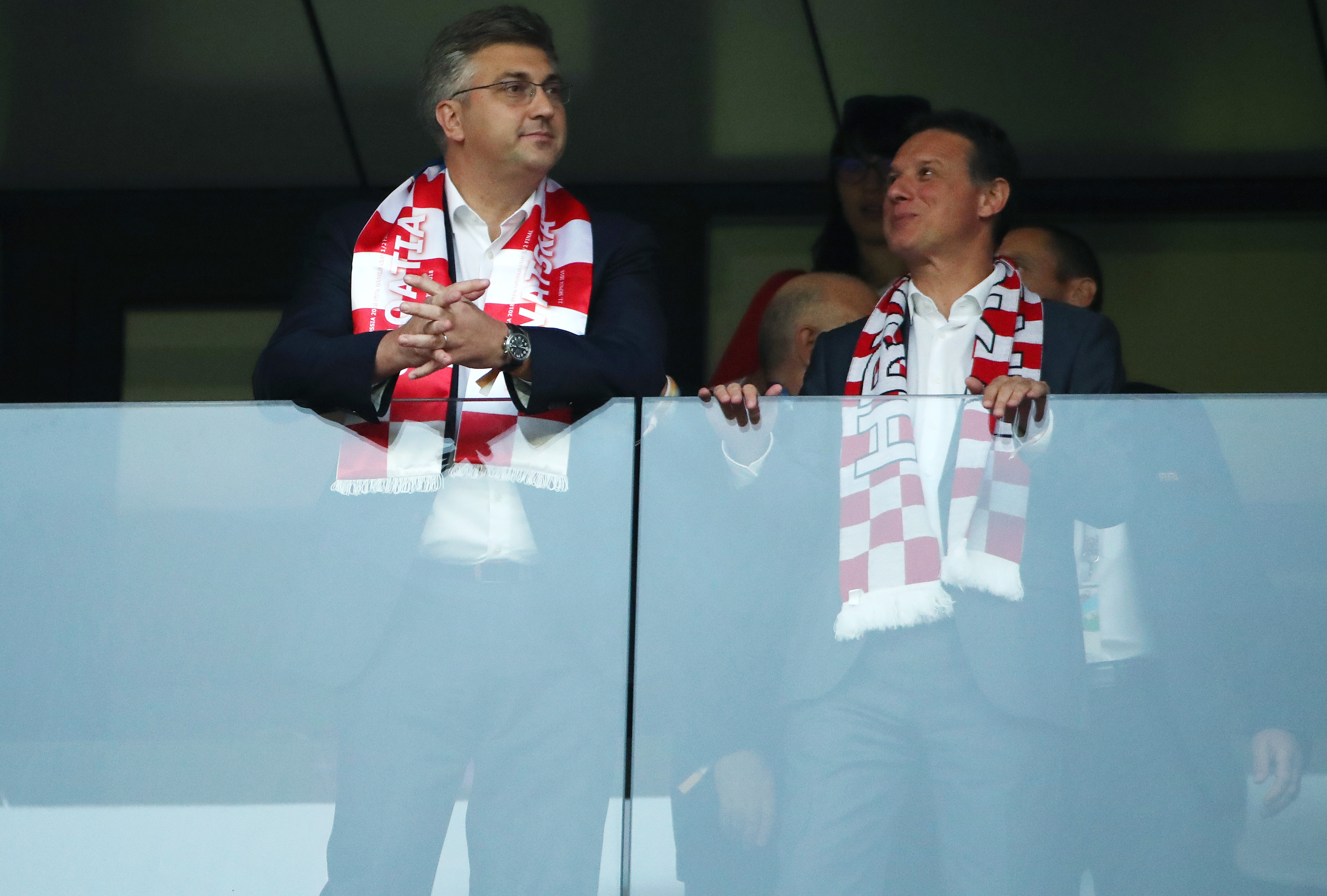 Moskva, 11.07.2018. - Polufinalna utakmica Svjetskog nogometnog prvenstva Rusija 2018 izmeðu reprezentacija Hrvatske i Engleske na stadionu Lunjiki. Na fotografiji premijer Andrej Plenkoviæ, predsjednik Sabora Gordan Jandrokoviæ. foto HINA/ Damir SENÈAR/ lsd