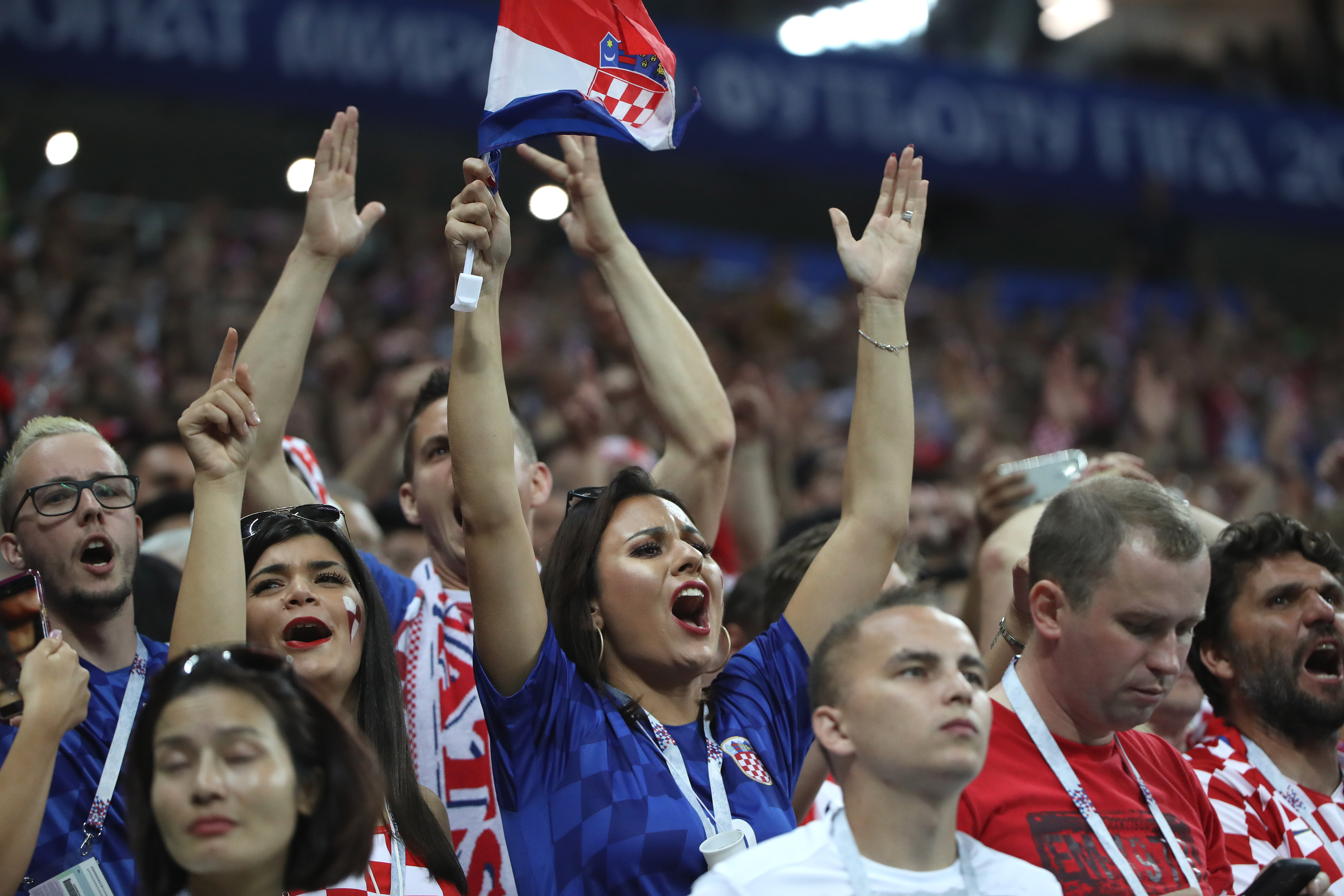 Moskva, 11.07.2018. - Polufinalna utakmica Svjetskog nogometnog prvenstva Rusija 2018 izmeðu reprezentacija Hrvatske i Engleske na stadionu Lunjiki. Na fotografiji navijaèi Hrvatske. foto HINA/ Damir SENÈAR/ lsd