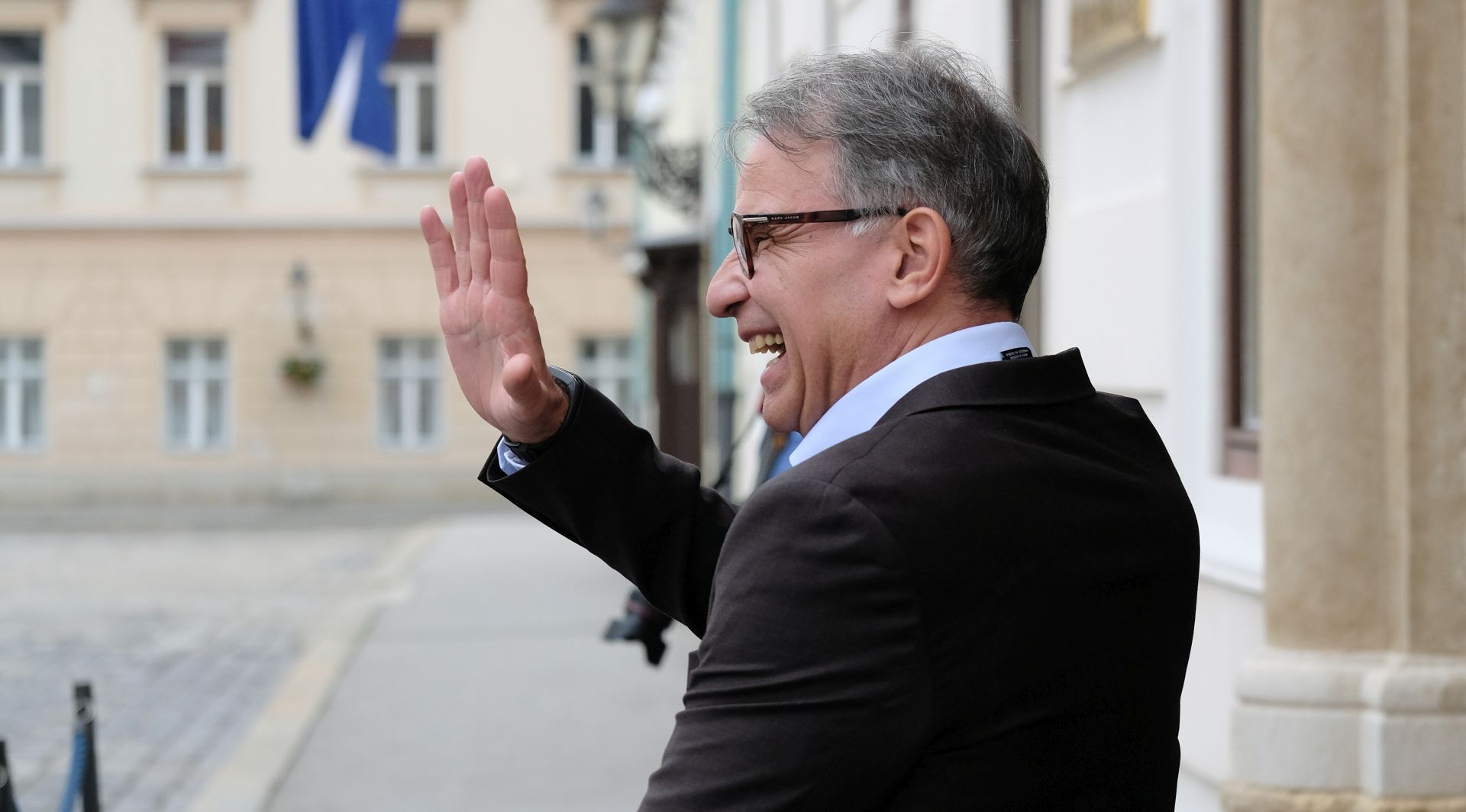 Zagreb, 12.07.2018 - Dolazak ministara Hrvatske Vlade na sjednicu u dresovima hrvatske nogometne reprezentacije.
Na fotografiji Gari Cappelli.
foto HINA / Edvard ŠUŠAK/ es