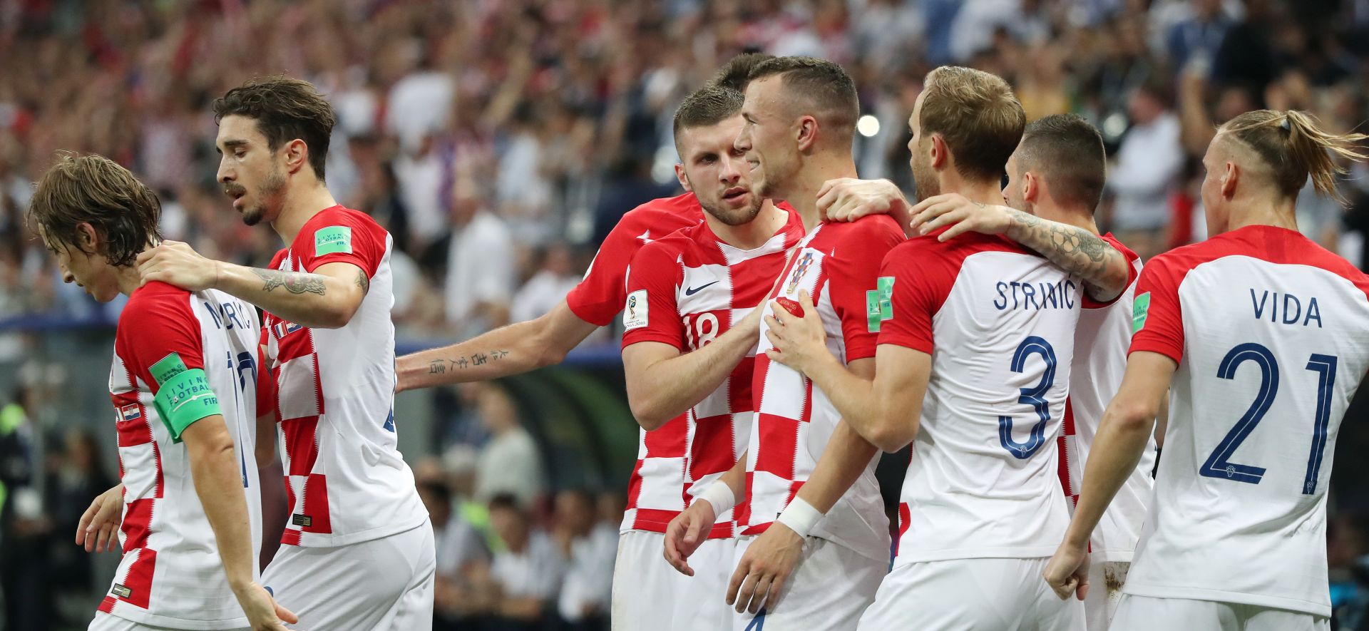 Moskva, 15.07.2018. - Finalna utakmica Svjetskog nogometnog prvenstva Rusija 2018 izmeðu reprezentacija Francuske i Hrvatske na stadionu Lunjiki. Na fotografiji nogometai Hrvatske slave gol Ivana Periiæa. foto HINA/ Damir SENÈAR/ lsd