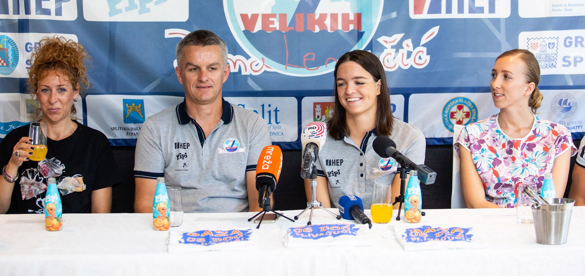 Split 25.07.2018 - Dina Levaèiæ predstavila je u srijedu svoj veliki pothvat u kojem æe zadnjeg vikenda u srpnju preplivati 54 kilometra od Visa do Splita.
foto HINA/ Milan ABIÆ/ ik