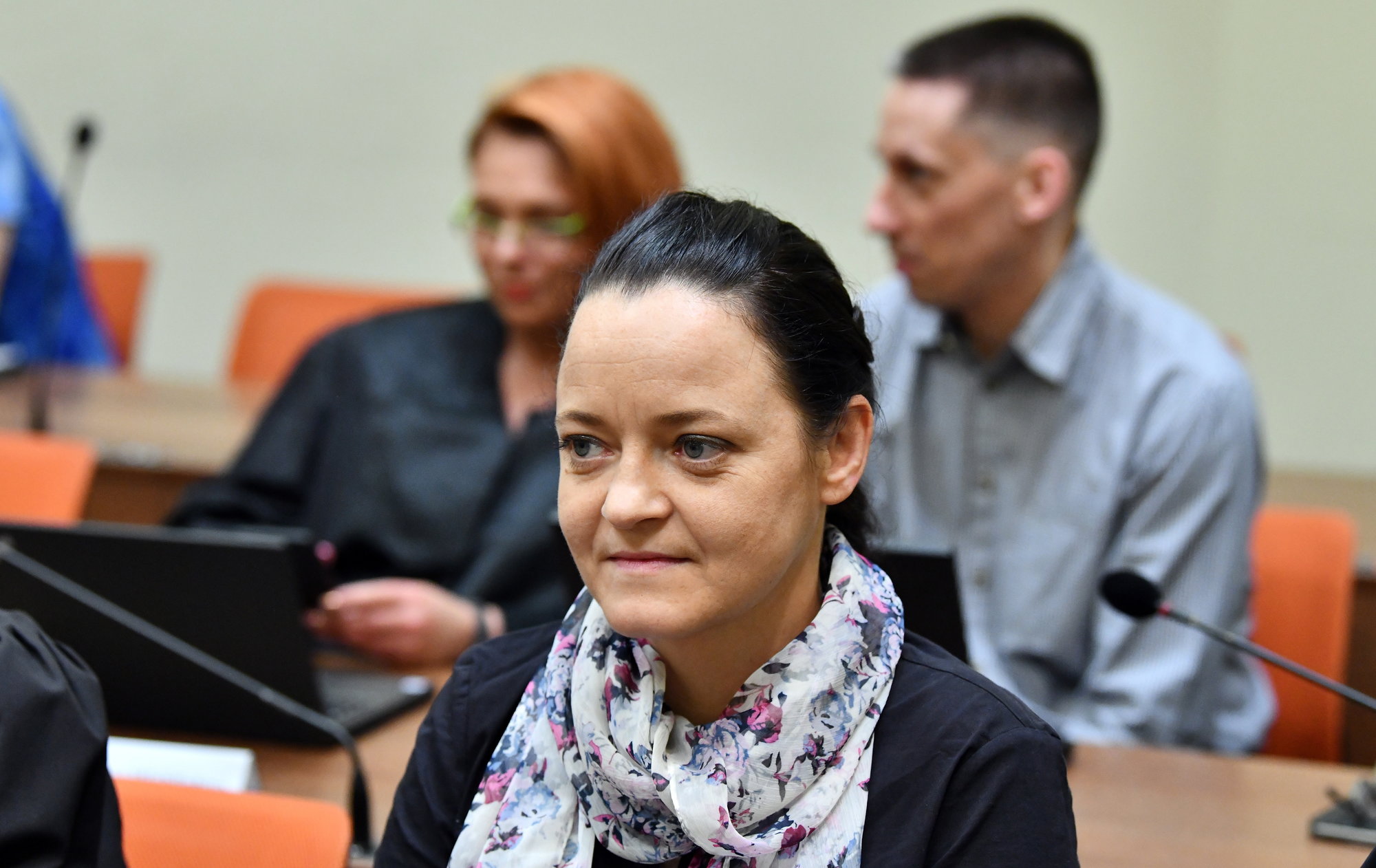 epa06860118 Defendants Beate Zschaepe and Ralf Wohlleben (R) wait for the start of the 437th day of the NSU trial at the higher regional court (Oberlandesgericht, OLG) in Munich, Germany, 03 July 2018. The trial in the case of the murders and terrorist attacks by the 'Nationalsozialistischer Untergrund' (national socialist underground, NSU) group continues.  EPA/JOERG KOCH