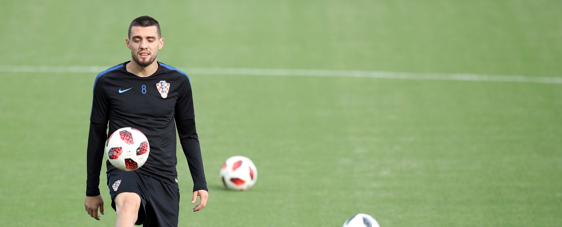 Moskva, 13.07.2018 - Poslijednji trening Hrvatske nogometne reprezentacije na pomoènom stadionu Lunjiki stadiona pred sutranju finalnu utakmicu Svjetskog nogometnog prvenstva Rusija 2018 protiv reprezentacije Francuske. Na slici Mateo Kovaèiæ.
foto HINA/ Damir SENÈAR /ds