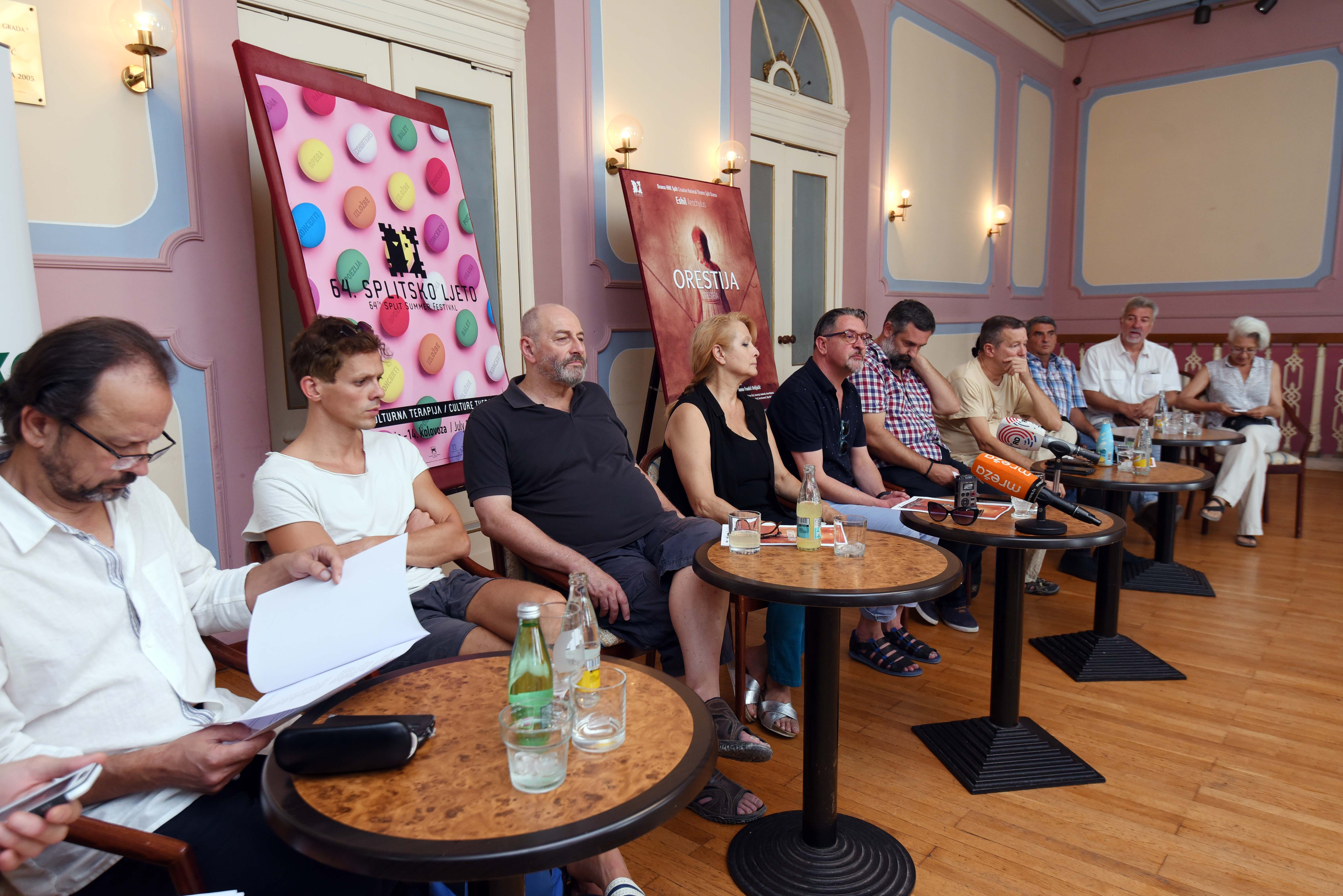 Split, 7.8.2018 -   Konferencija za medije uoći Eshilove Orestije premijerno na ambiojentalnoj pozornici u Sitnom Gornjem.
foto HINA/ Mario STRMOTIĆ/MS