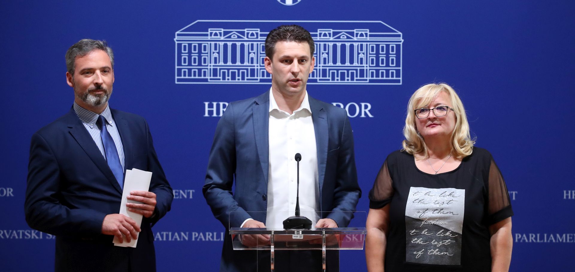 Zagreb, 22.08.2018 - Klub zastupnika Mosta nezavisnih lista odrao je konferenciju za medije "Mostovih 50 razloga za smjenu ministra Kujundiæa???". ?? Na konferenciji su govorili saborska zastupnica Ines Strenja-Liniæ, saborski zastupnik Boo Petrov, te Ivan Bekavac, voditelj Mostova Savjeta za zdravstvo.
foto HINA/ Damir SENÈAR /ds