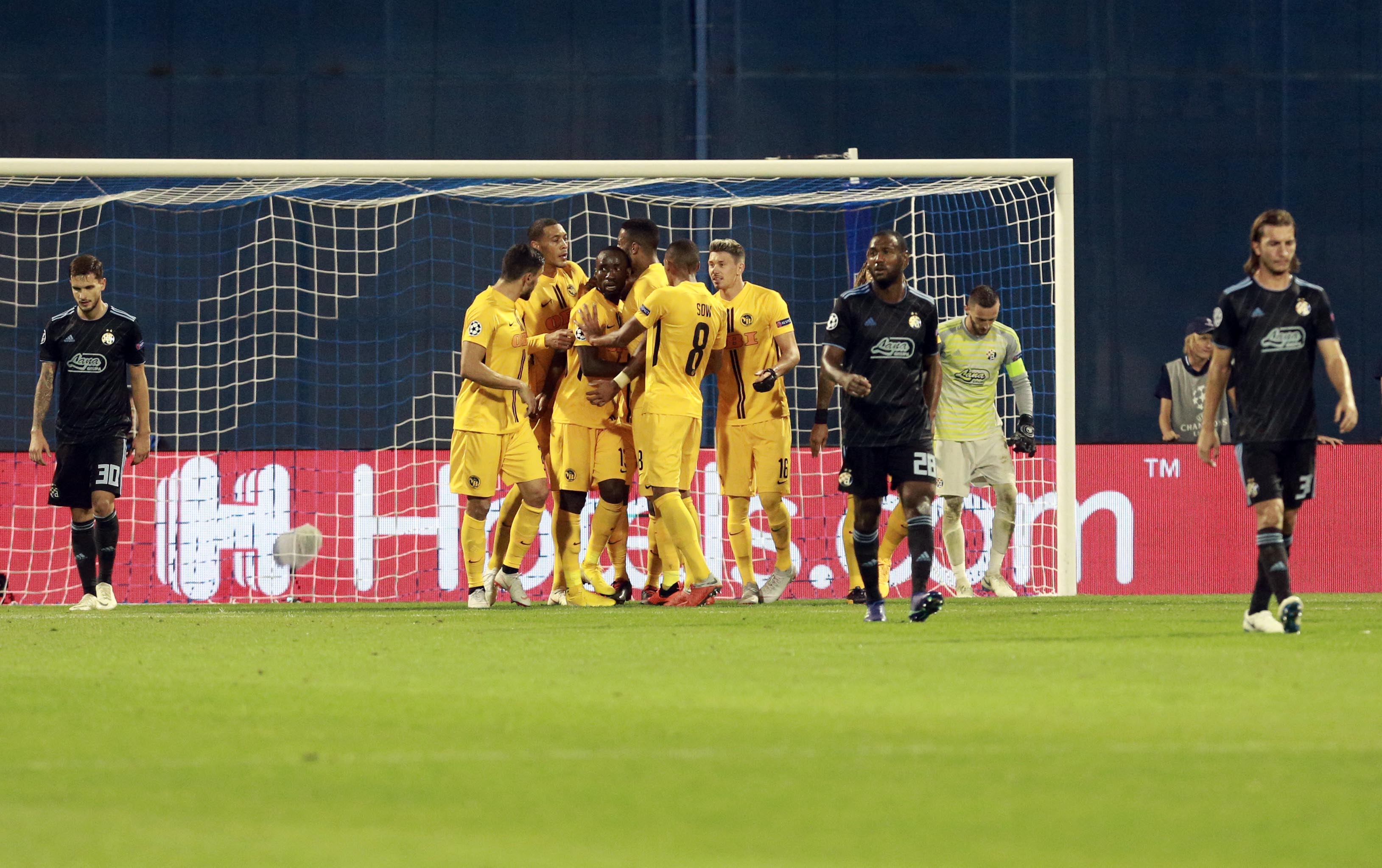Zagreb, 28.08.2018 - Uzvratna utakmica posljednjeg pretkola Lige prvaka Dinamo - Young Boys. Na slici igrači Young Boysa slave pogodak.
foto HINA/ Dario GRZELJ/ dag
